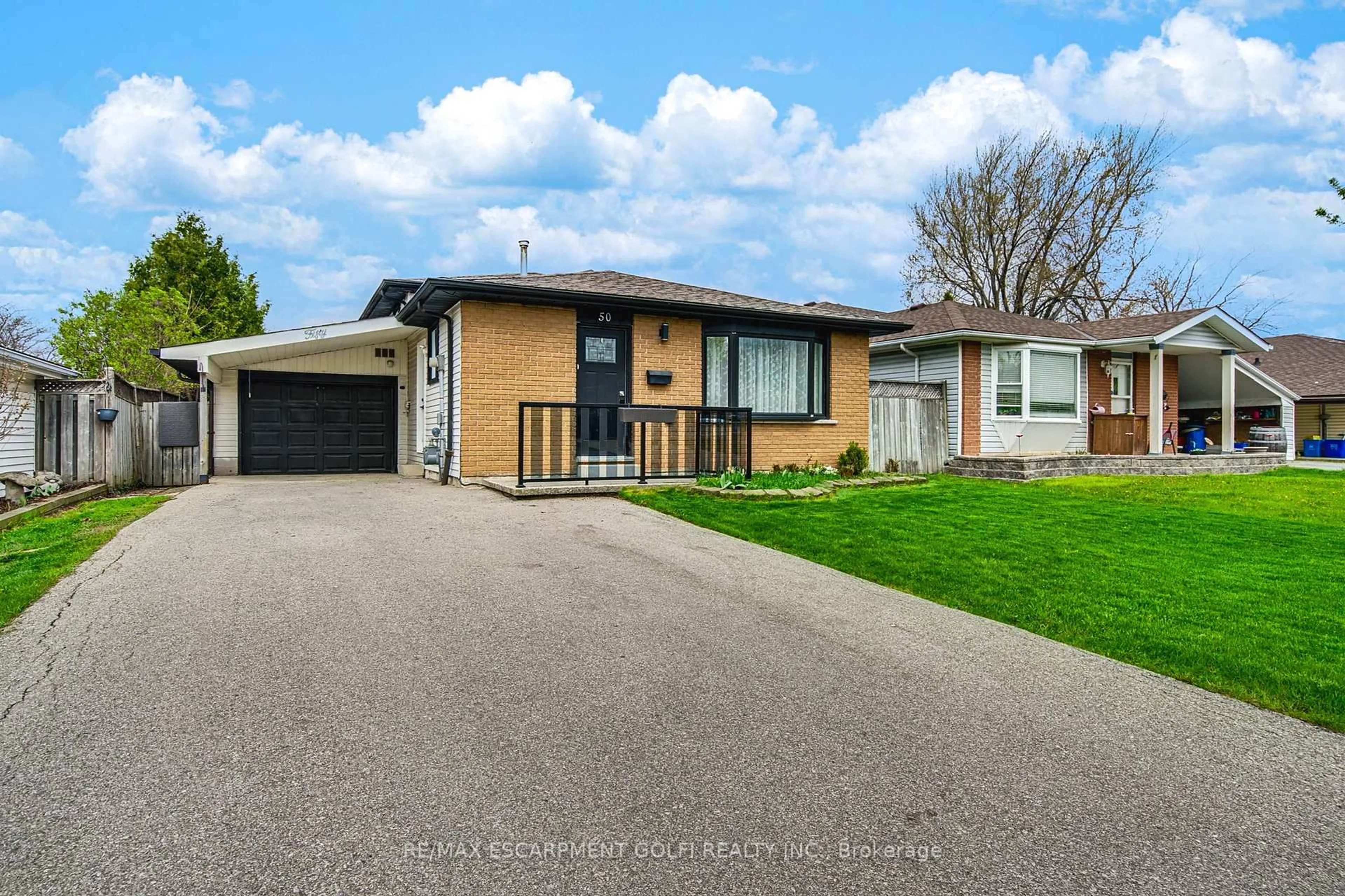 A pic from outside/outdoor area/front of a property/back of a property/a pic from drone, street for 50 Lambert St, Hamilton Ontario L8V 4N7
