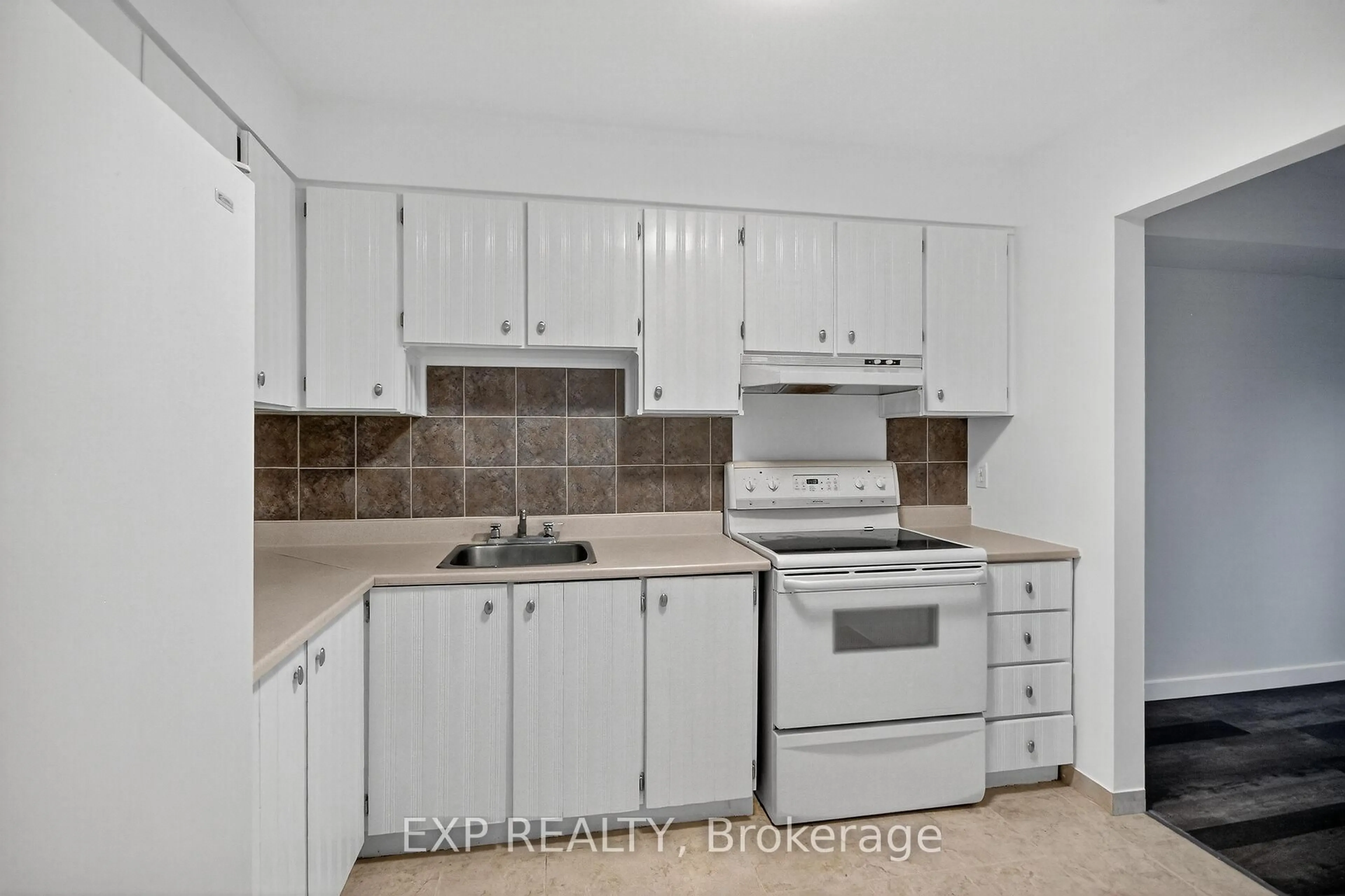 Standard kitchen, unknown for 109 Theresa Private, Ottawa Ontario K1V 0E7