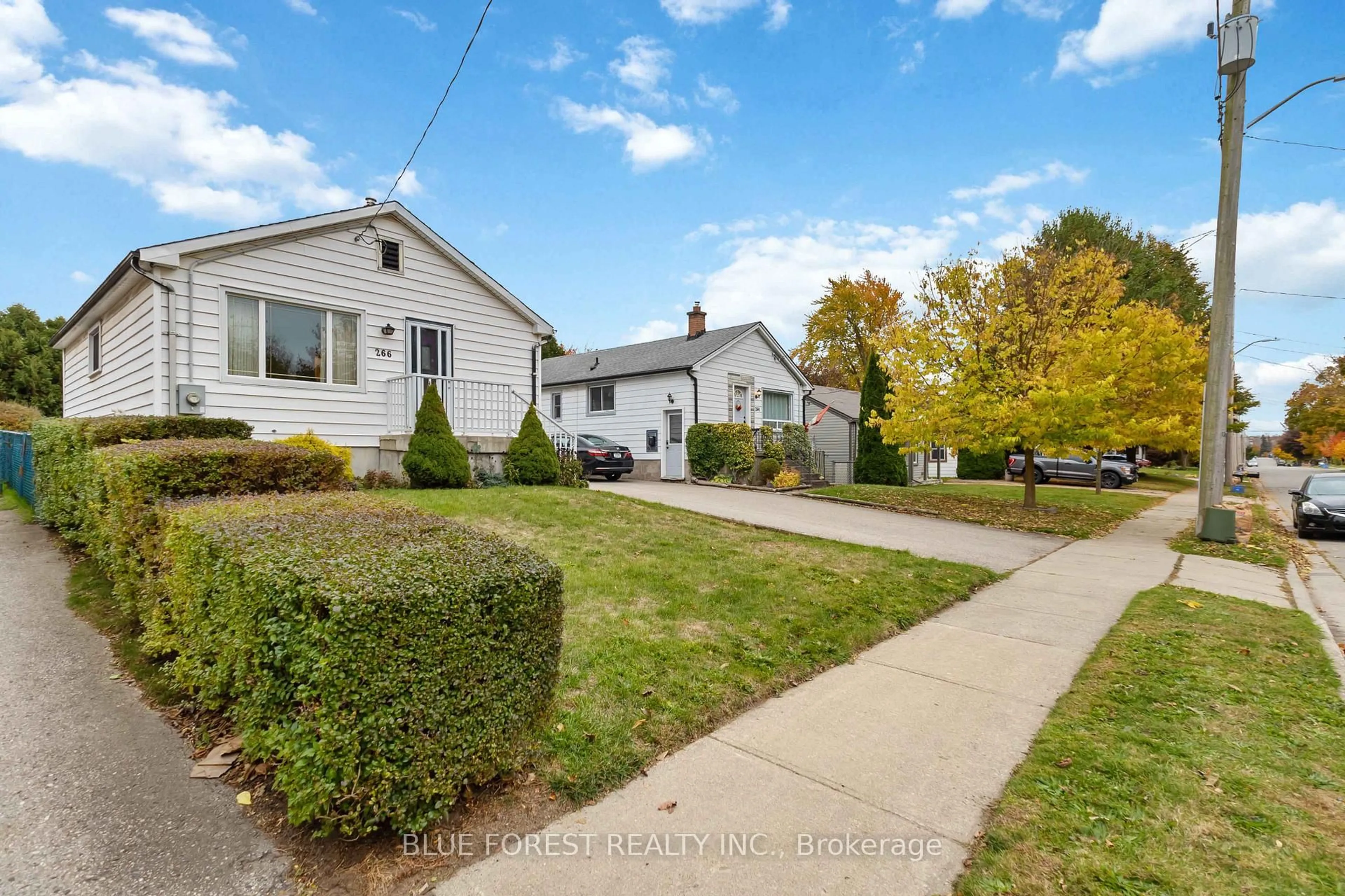 A pic from outside/outdoor area/front of a property/back of a property/a pic from drone, street for 266 Giles St, London East Ontario N5Z 2W3