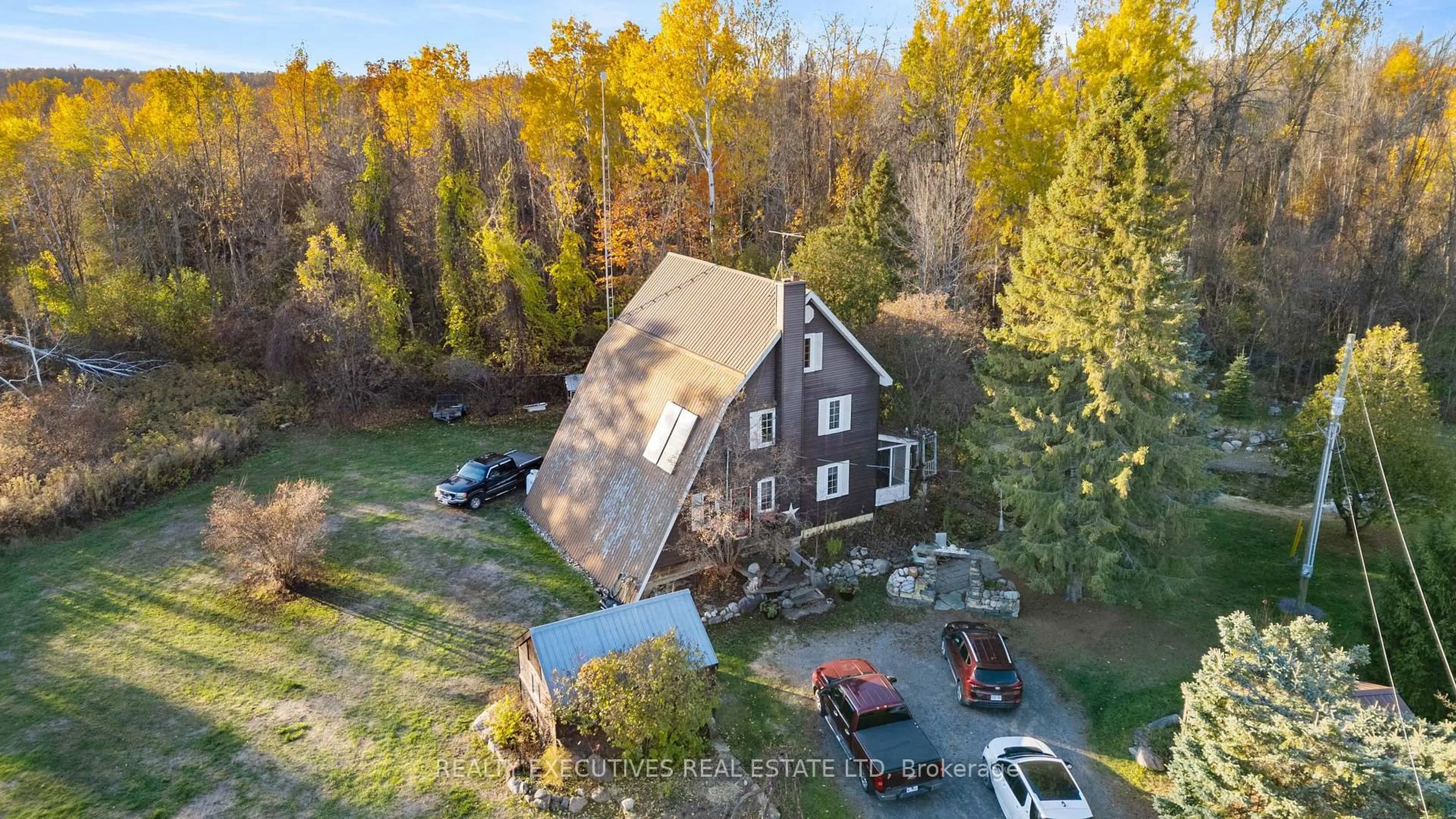 A pic from outside/outdoor area/front of a property/back of a property/a pic from drone, unknown for 10295 Shaw Rd, North Dundas Ontario K0E 1S0
