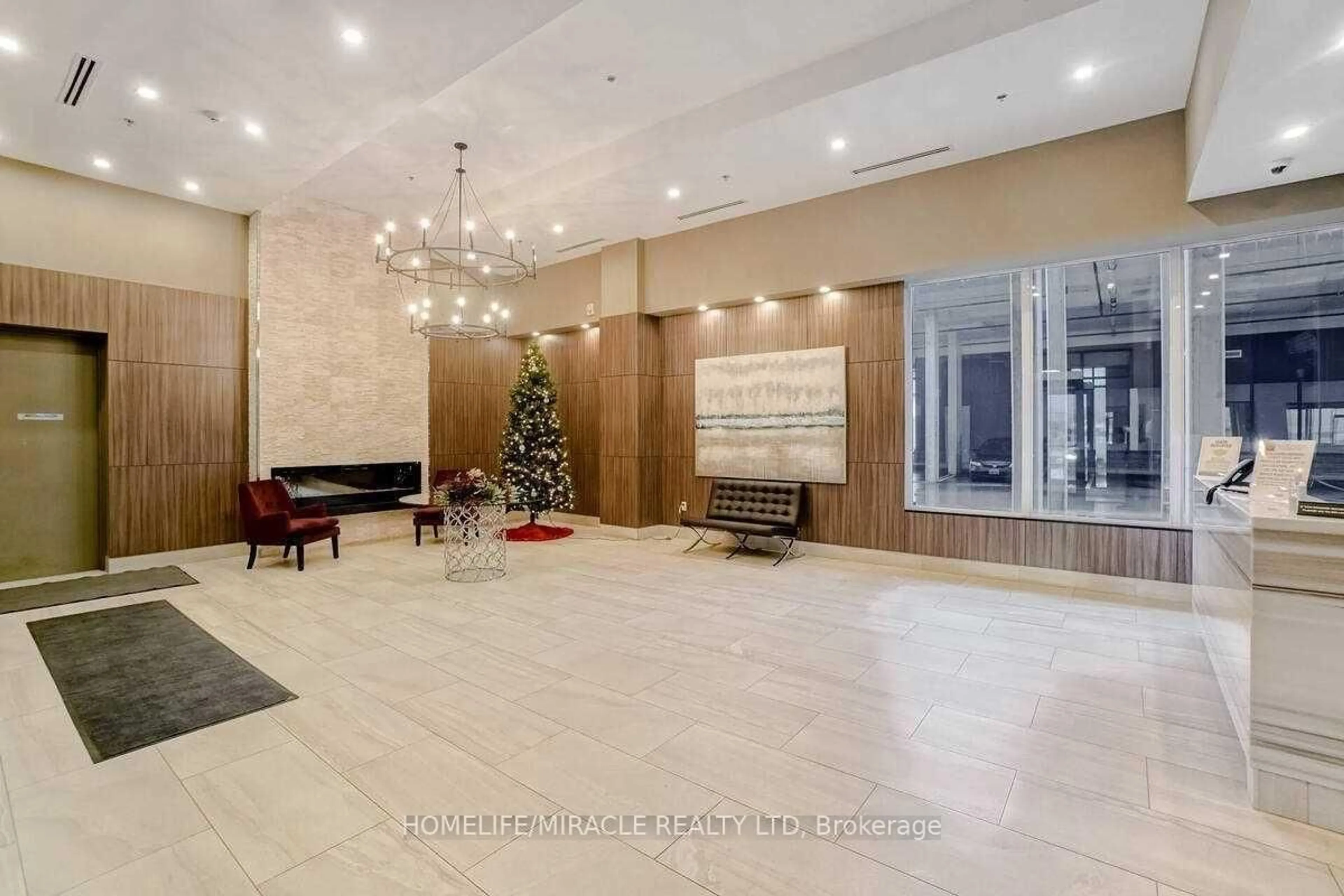 Lobby for 560 North Service Rd #602, Grimsby Ontario L3M 0G3