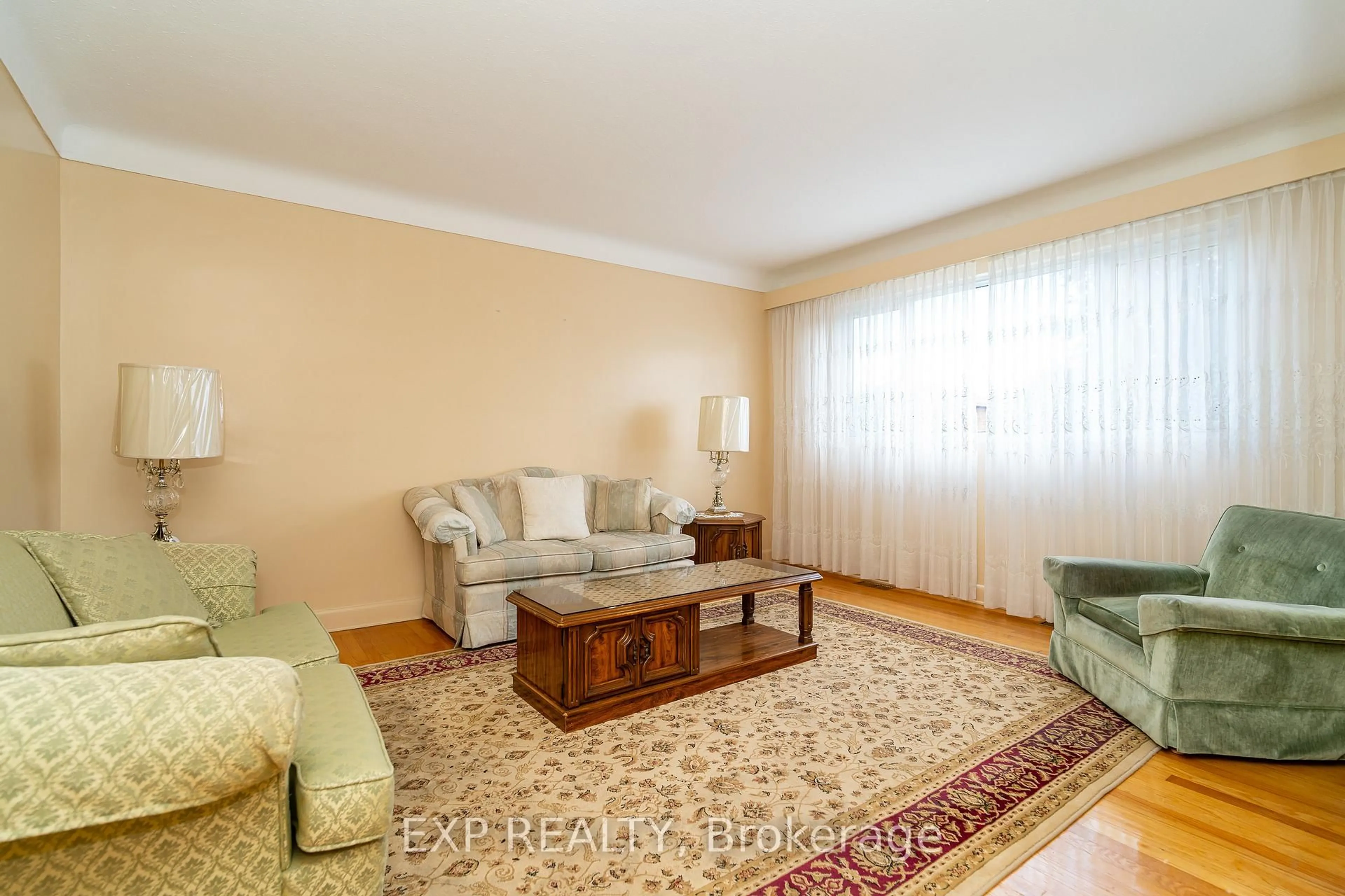 Living room with furniture, unknown for 1008 Riddell Ave, Ottawa Ontario K2C 2J5