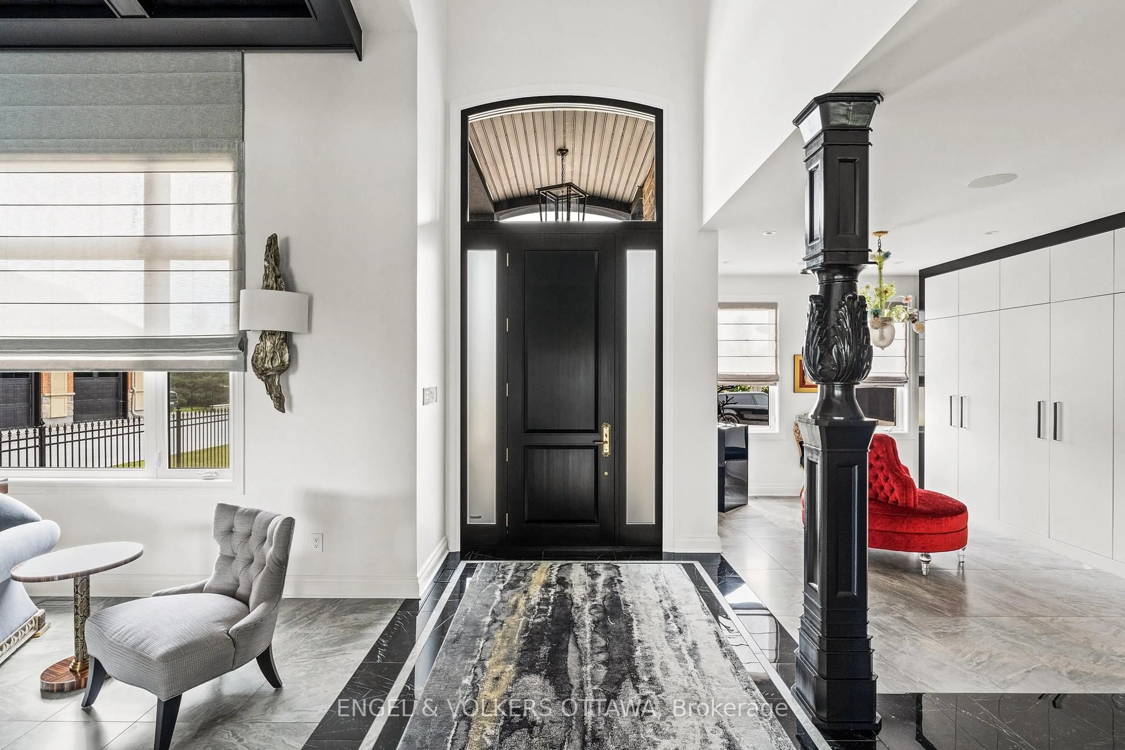 Indoor entryway for 151 Winding Way, Ottawa Ontario K2C 3H1