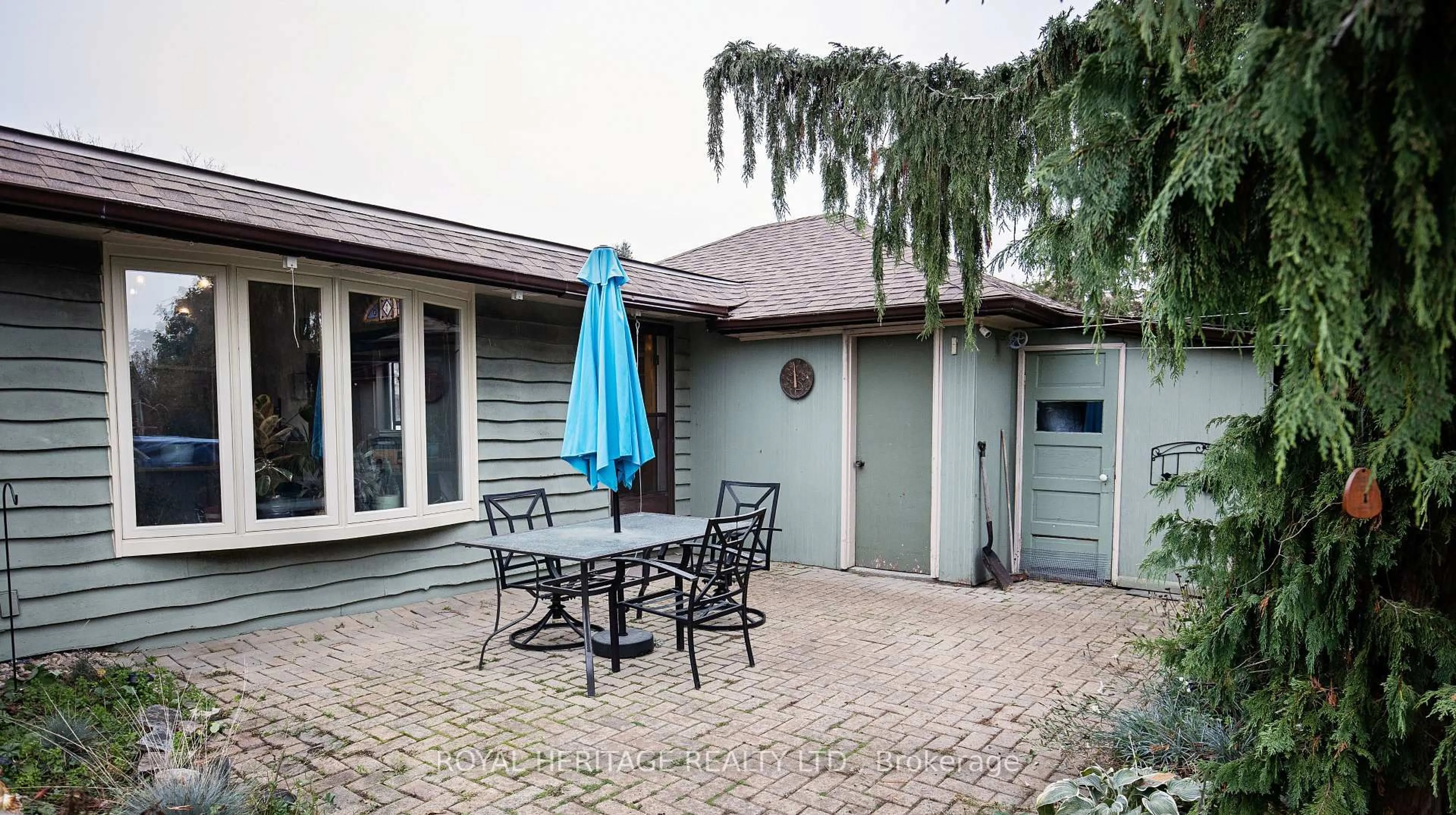 Patio, street for 111 Adelaide St, Kawartha Lakes Ontario K9V 4L9