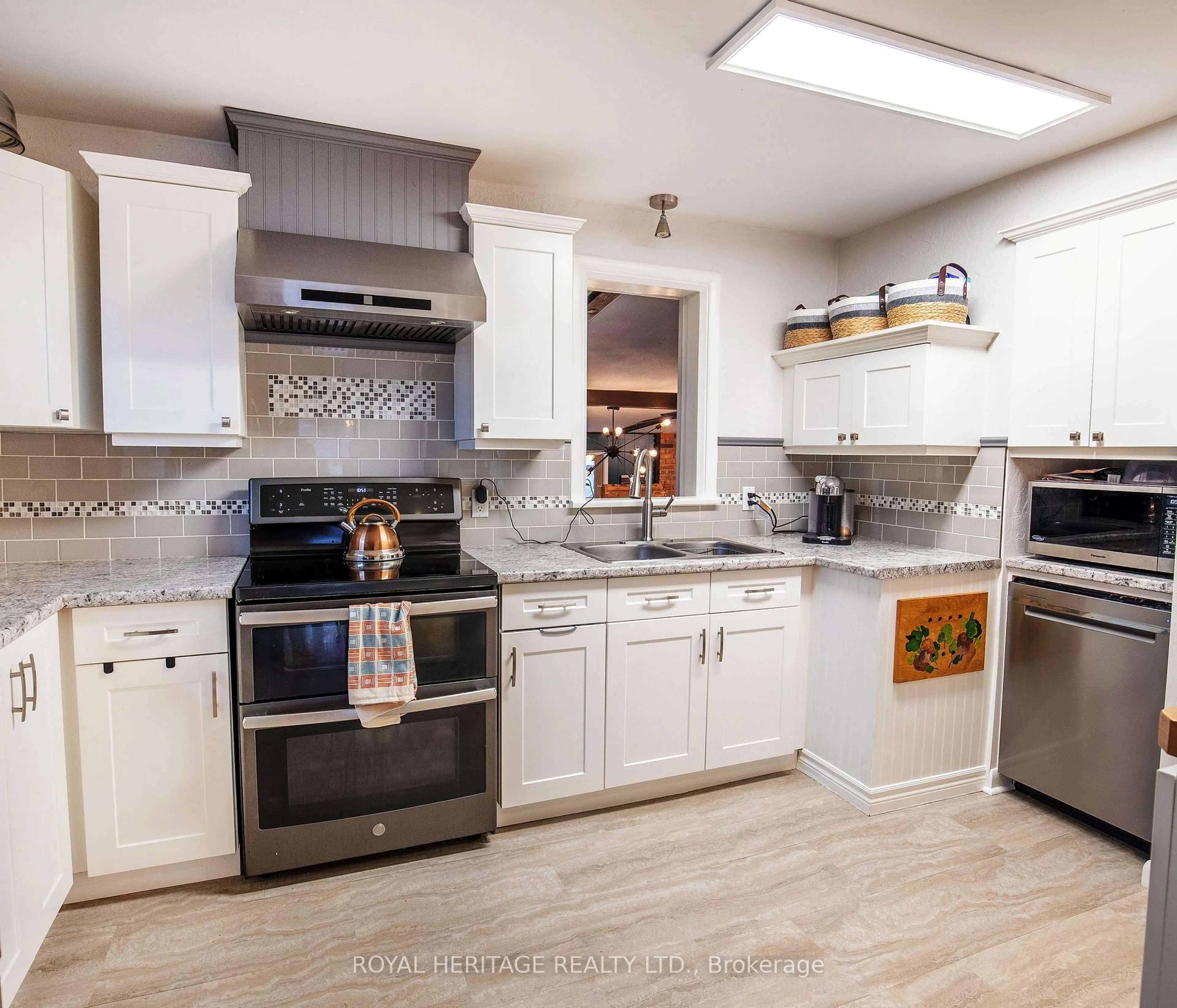 Open concept kitchen, unknown for 111 Adelaide St, Kawartha Lakes Ontario K9V 4L9