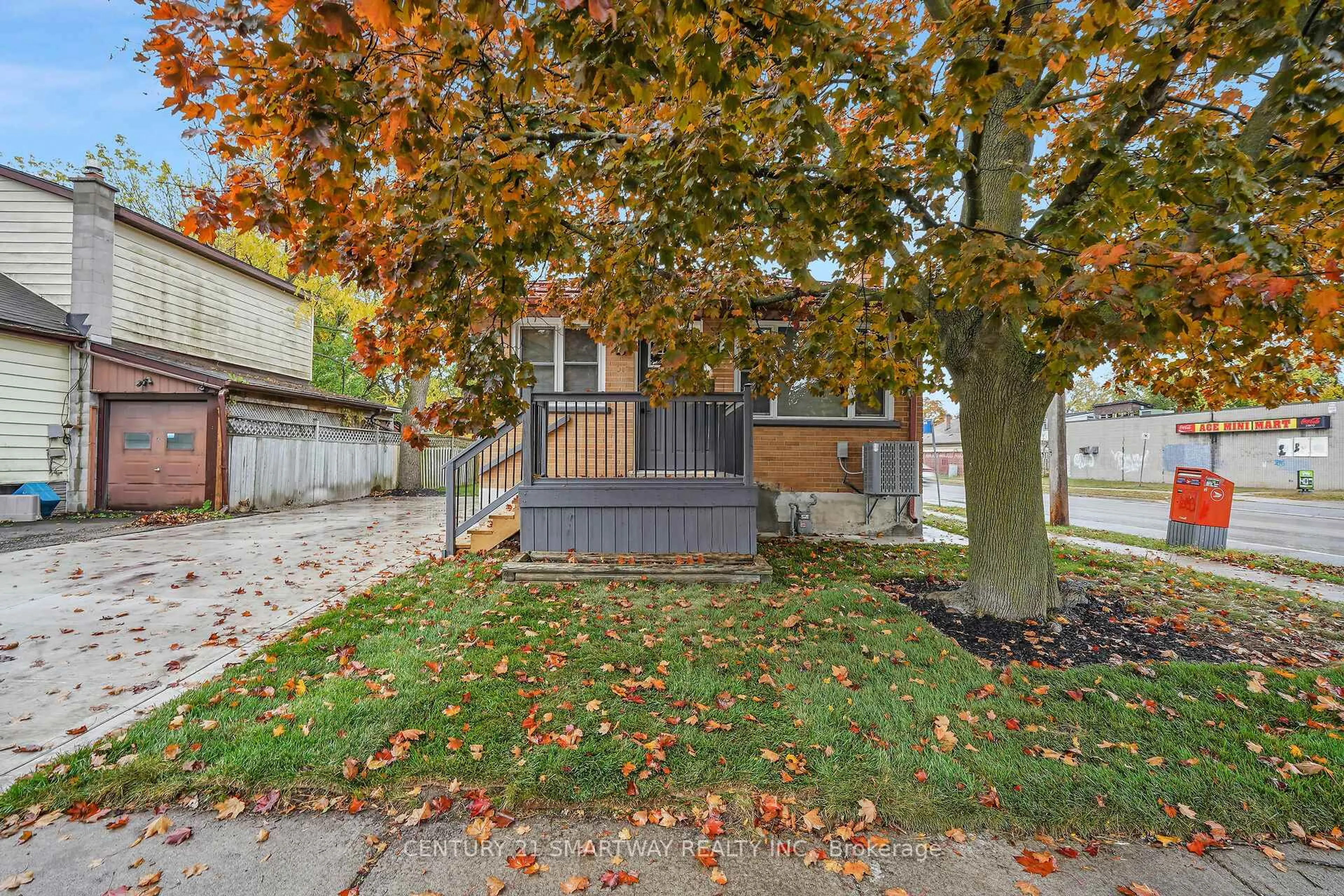 Patio, street for 141 Boullee St, London East Ontario N5Y 1T8