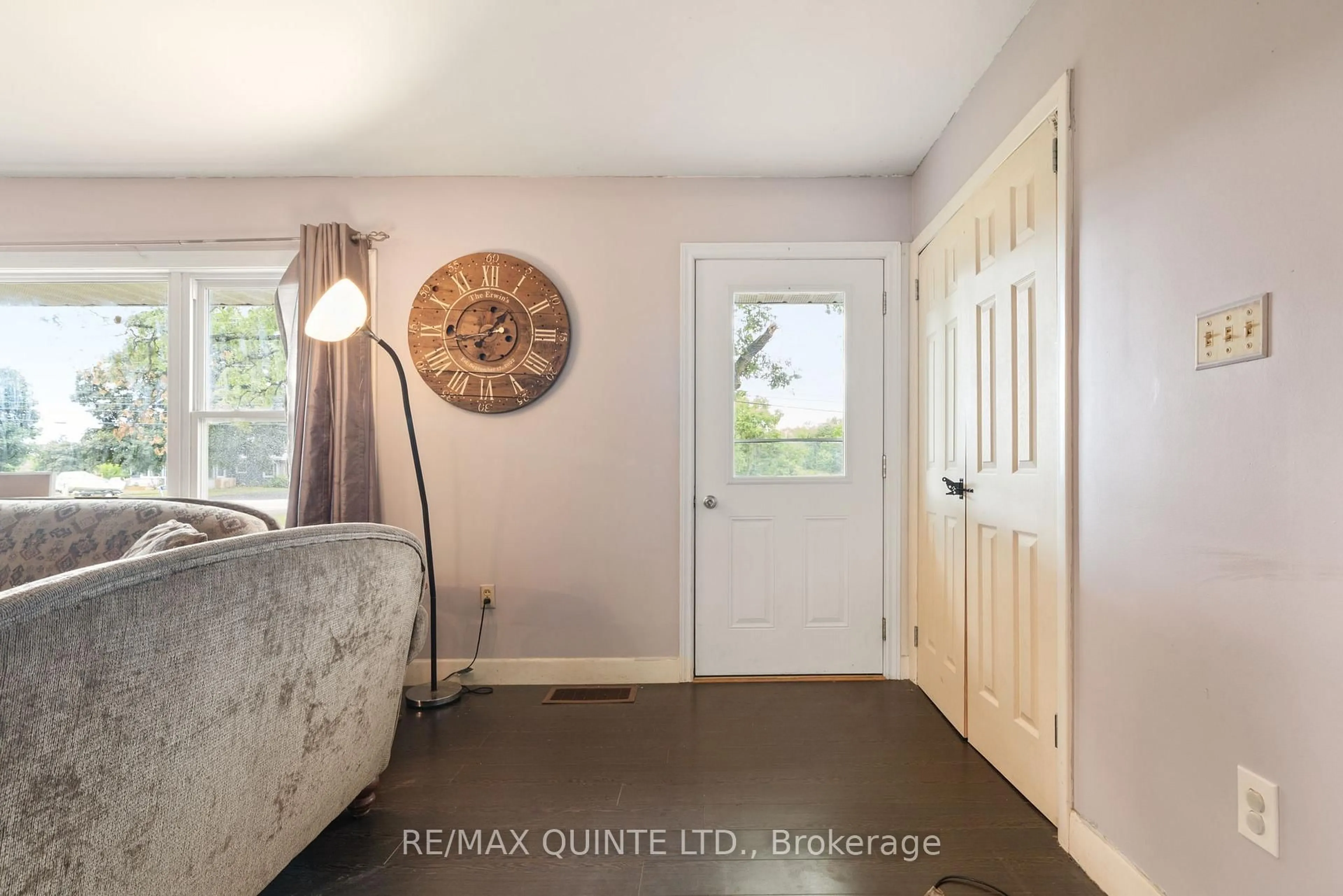 Indoor entryway for 14184 Highway 62, Madoc Ontario K0K 2K0