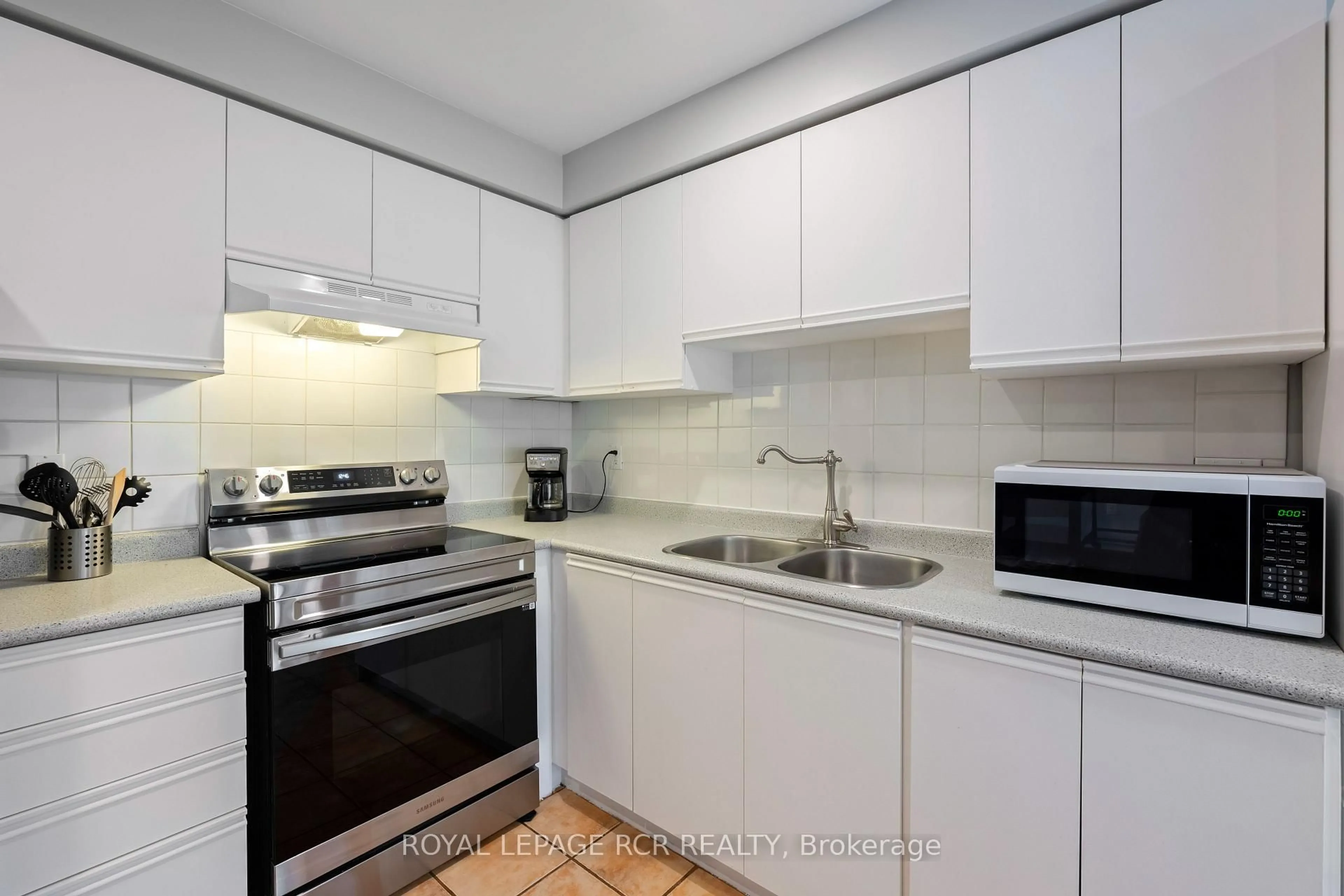 Standard kitchen, unknown for 310 Shelburne Pl, Shelburne Ontario L9V 3A9