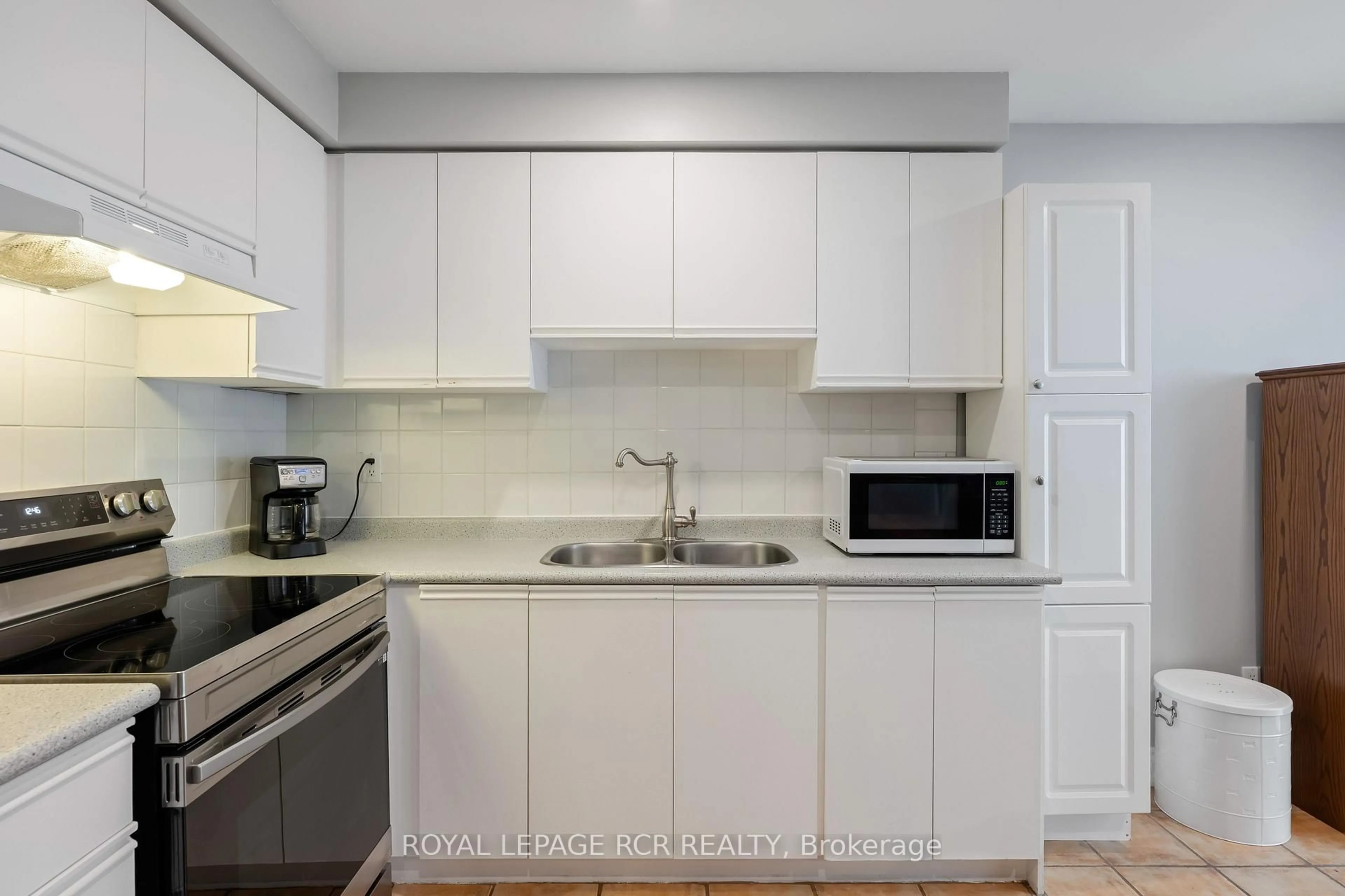 Standard kitchen, unknown for 310 Shelburne Pl, Shelburne Ontario L9V 3A9