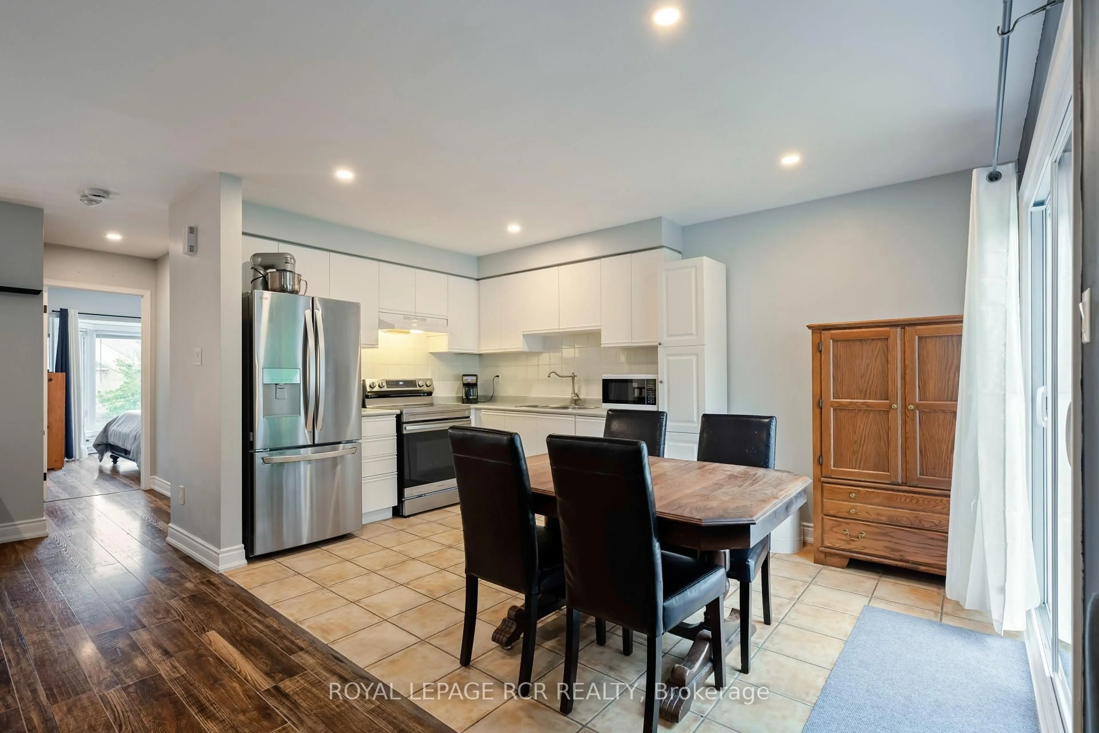 Open concept kitchen, unknown for 310 Shelburne Pl, Shelburne Ontario L9V 3A9