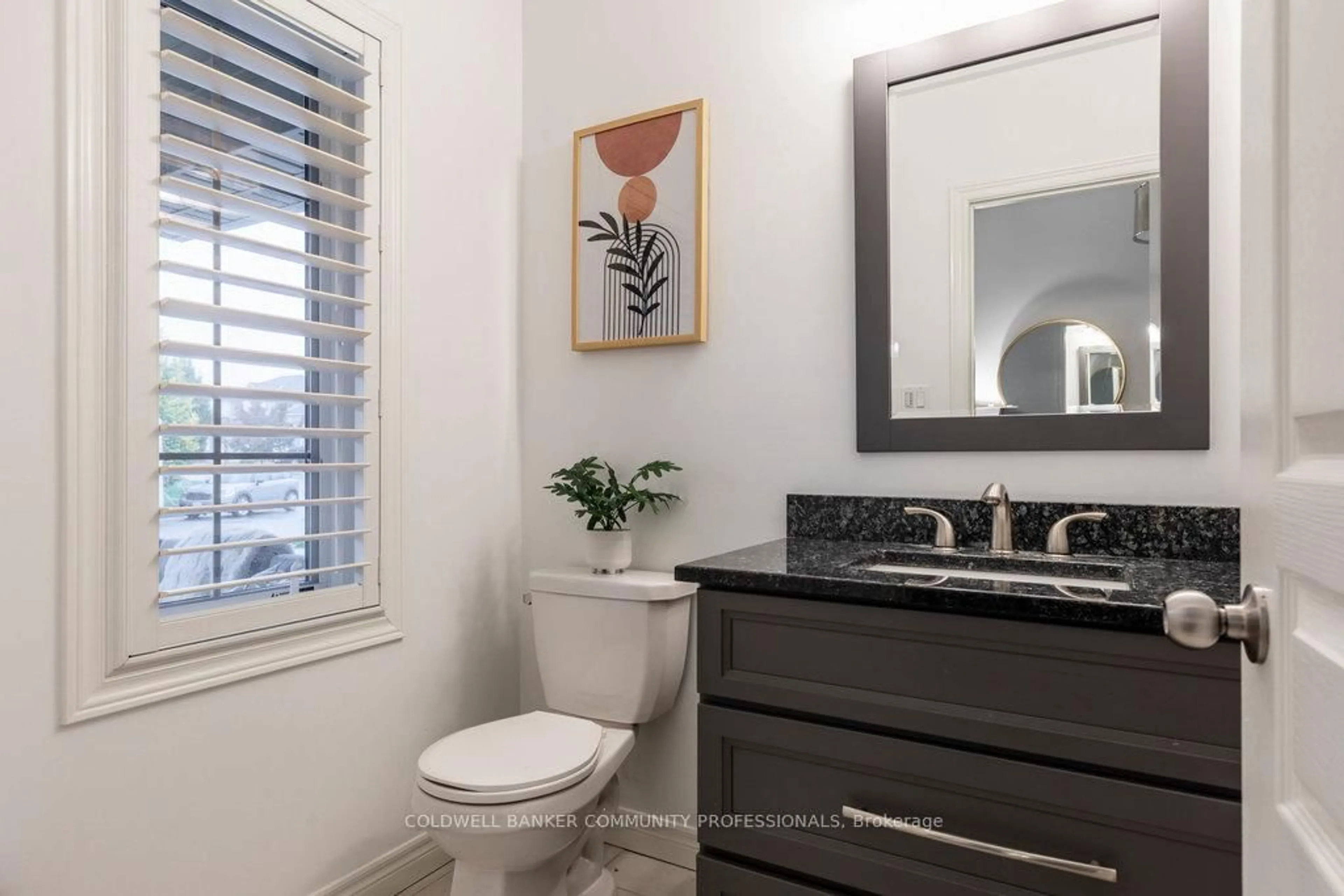 Contemporary bathroom, ceramic/tile floor for 142 Painter Terr, Hamilton Ontario L8B 0V9