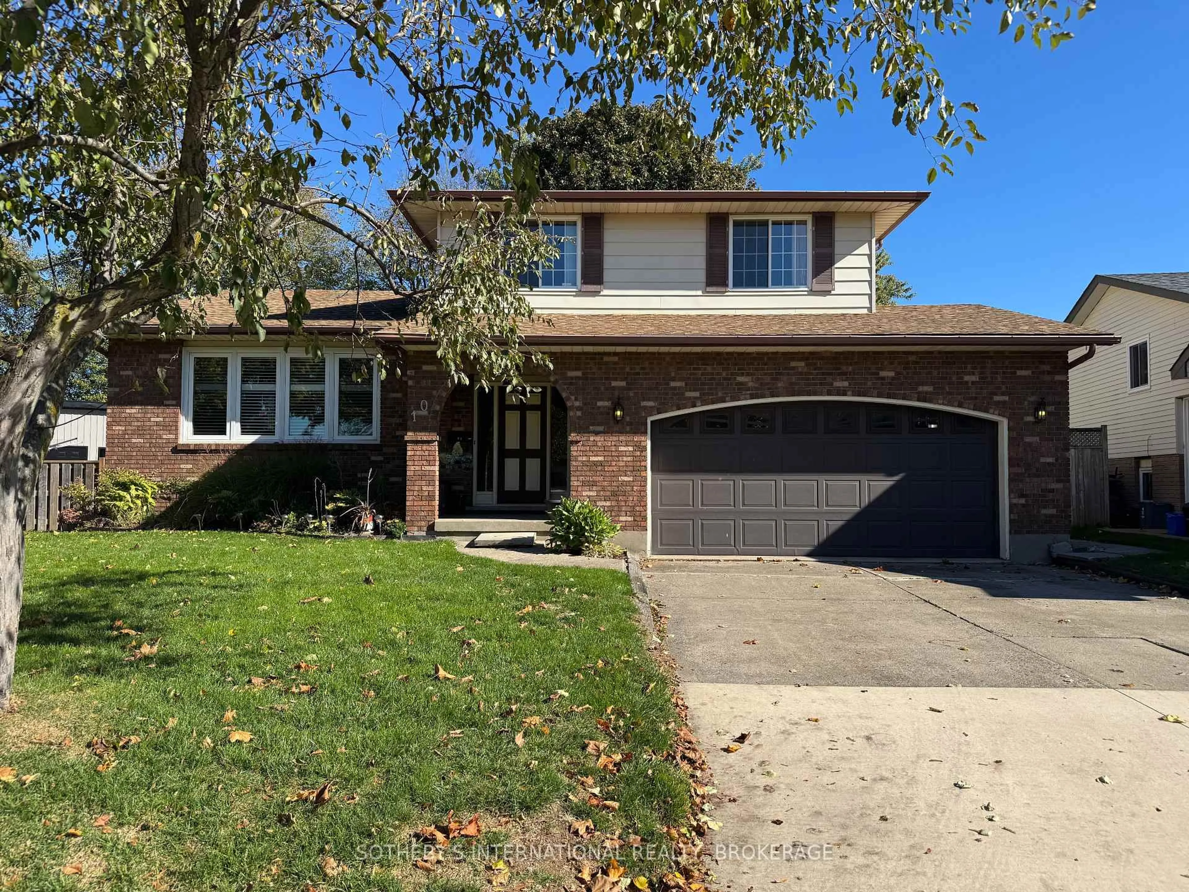 Home with brick exterior material, street for 10 Bullocks Corners, St. Catharines Ontario L2M 6W8