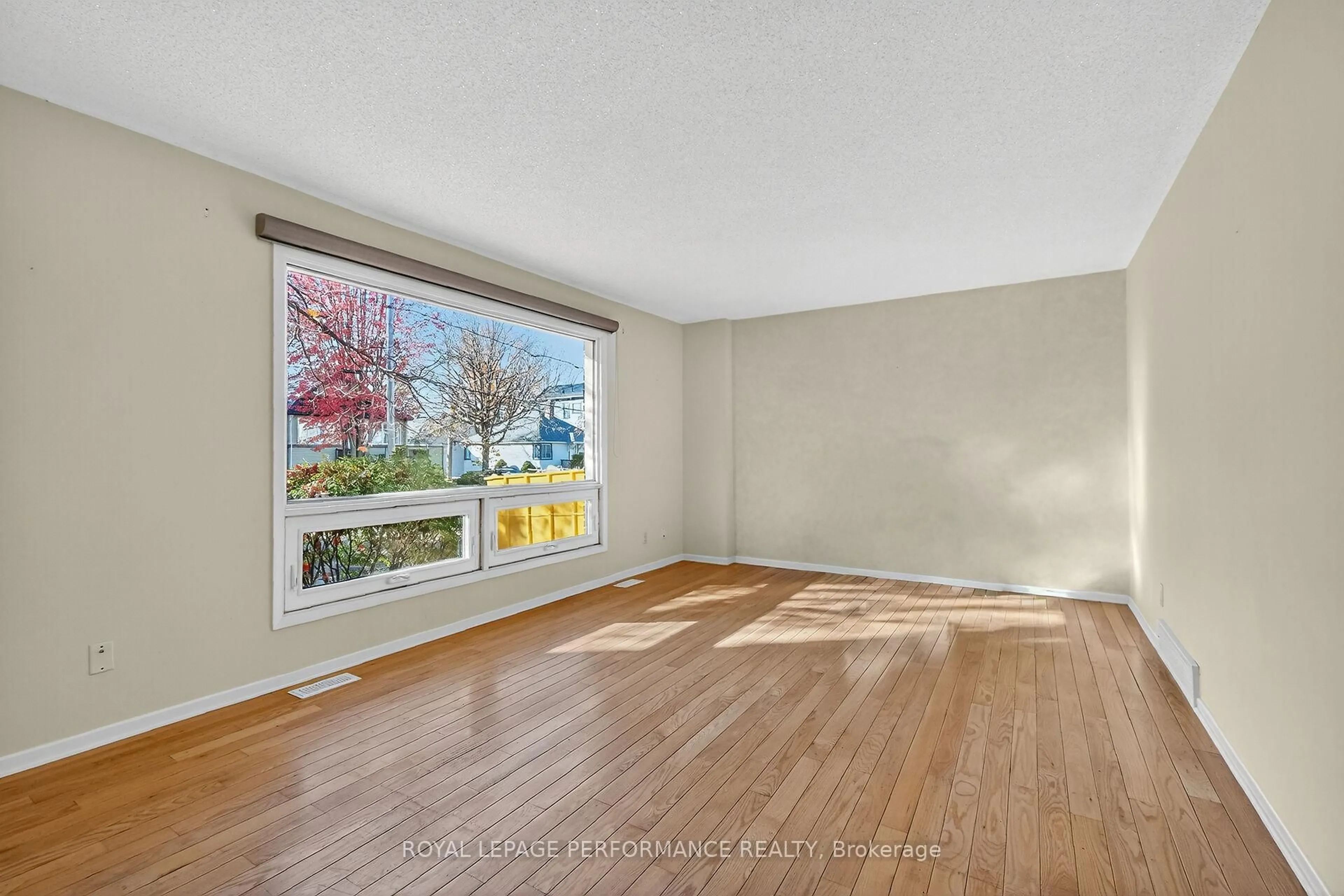 A pic of a room for 179 Cowley Ave, Ottawa Ontario K1Y 0G8