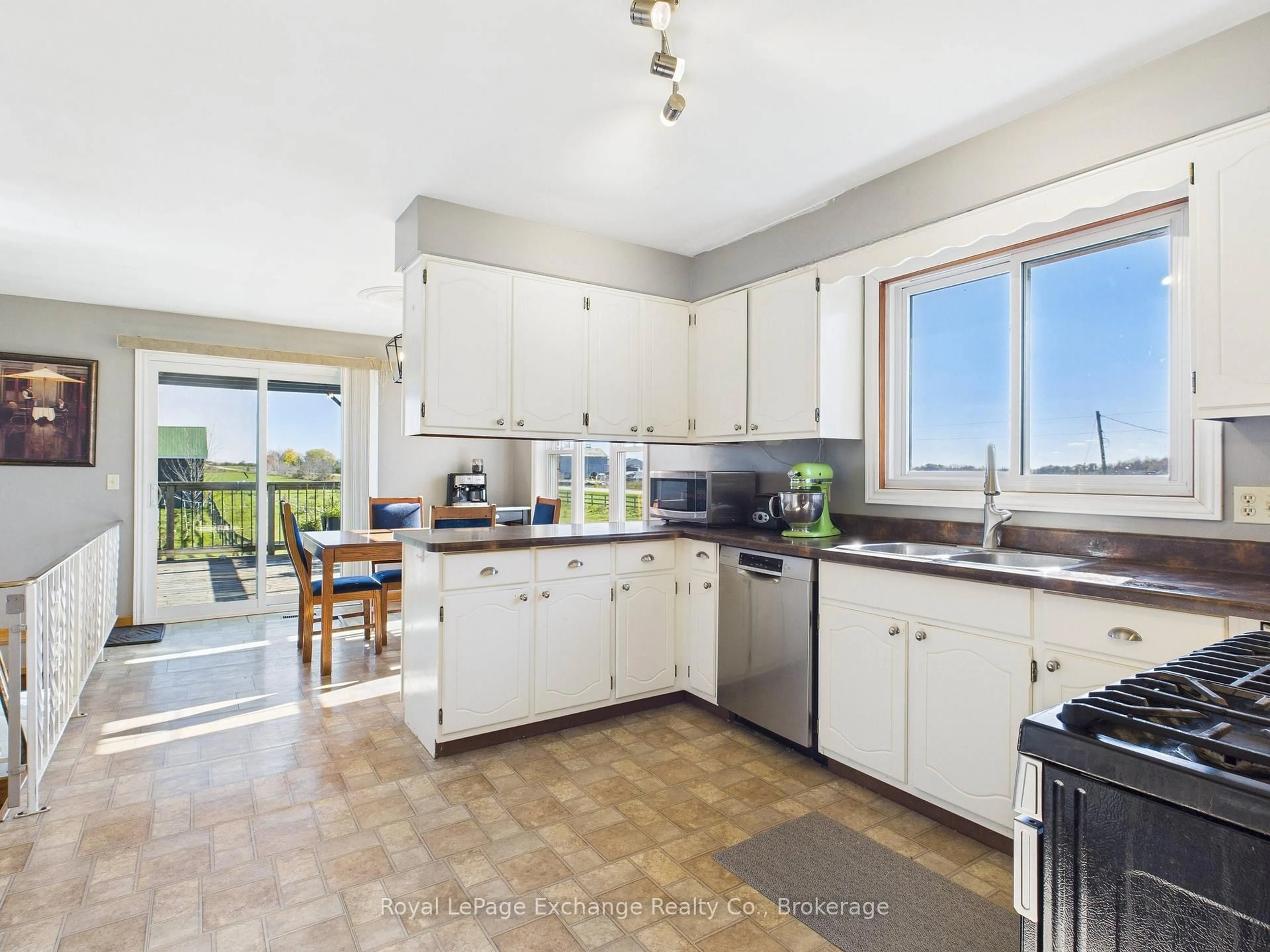 Standard kitchen, unknown for 1372 12 Concession, Huron-Kinloss Ontario N0G 2R0