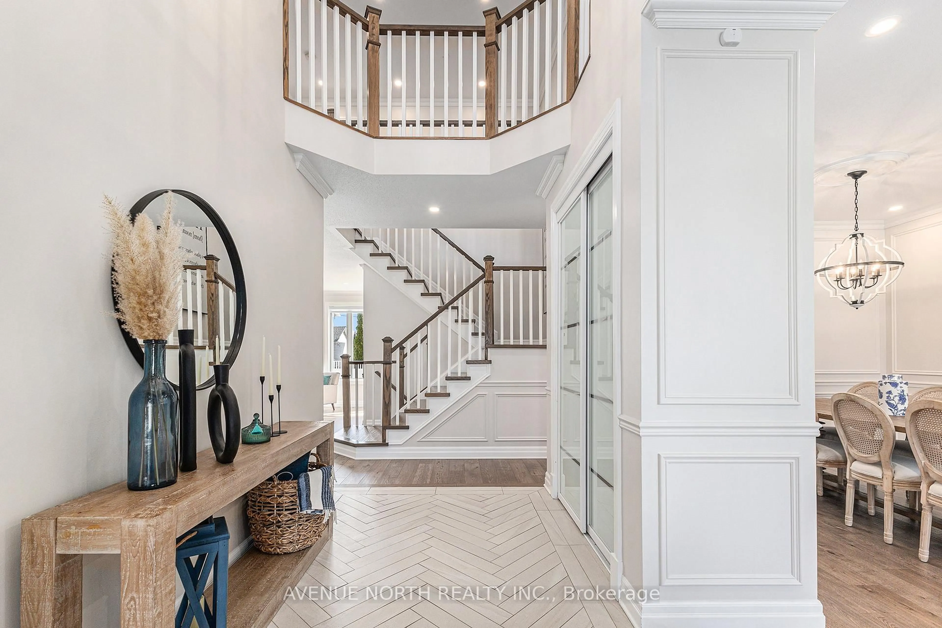 Indoor entryway for 31 Bearman St, Ottawa Ontario K2G 7B4