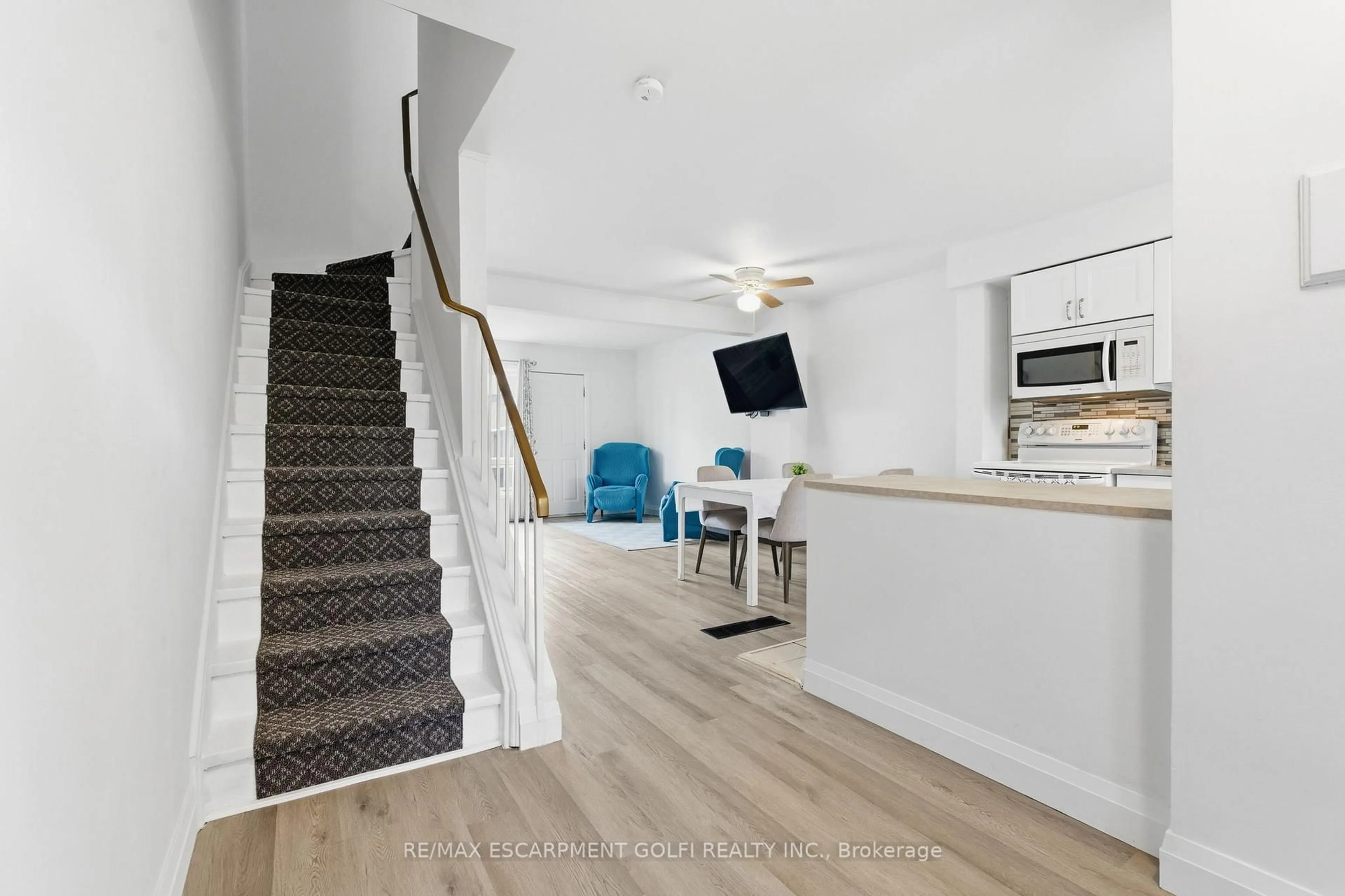 Unknown for 496 Grey St #B, Brantford Ontario N3S 7L4