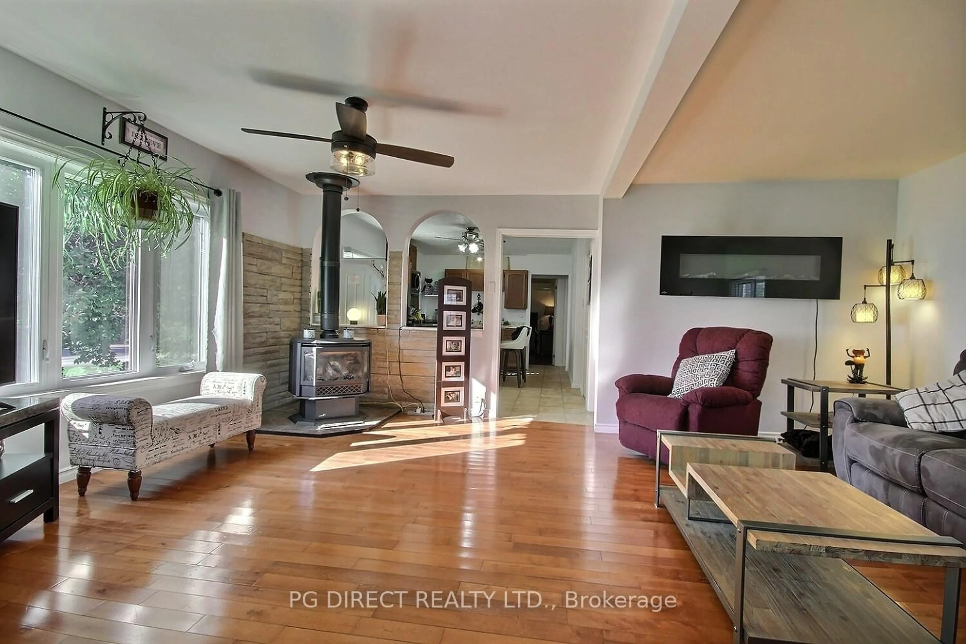 Living room with furniture, unknown for 644 Smokes Point Rd, Prince Edward County Ontario K0K 1L0