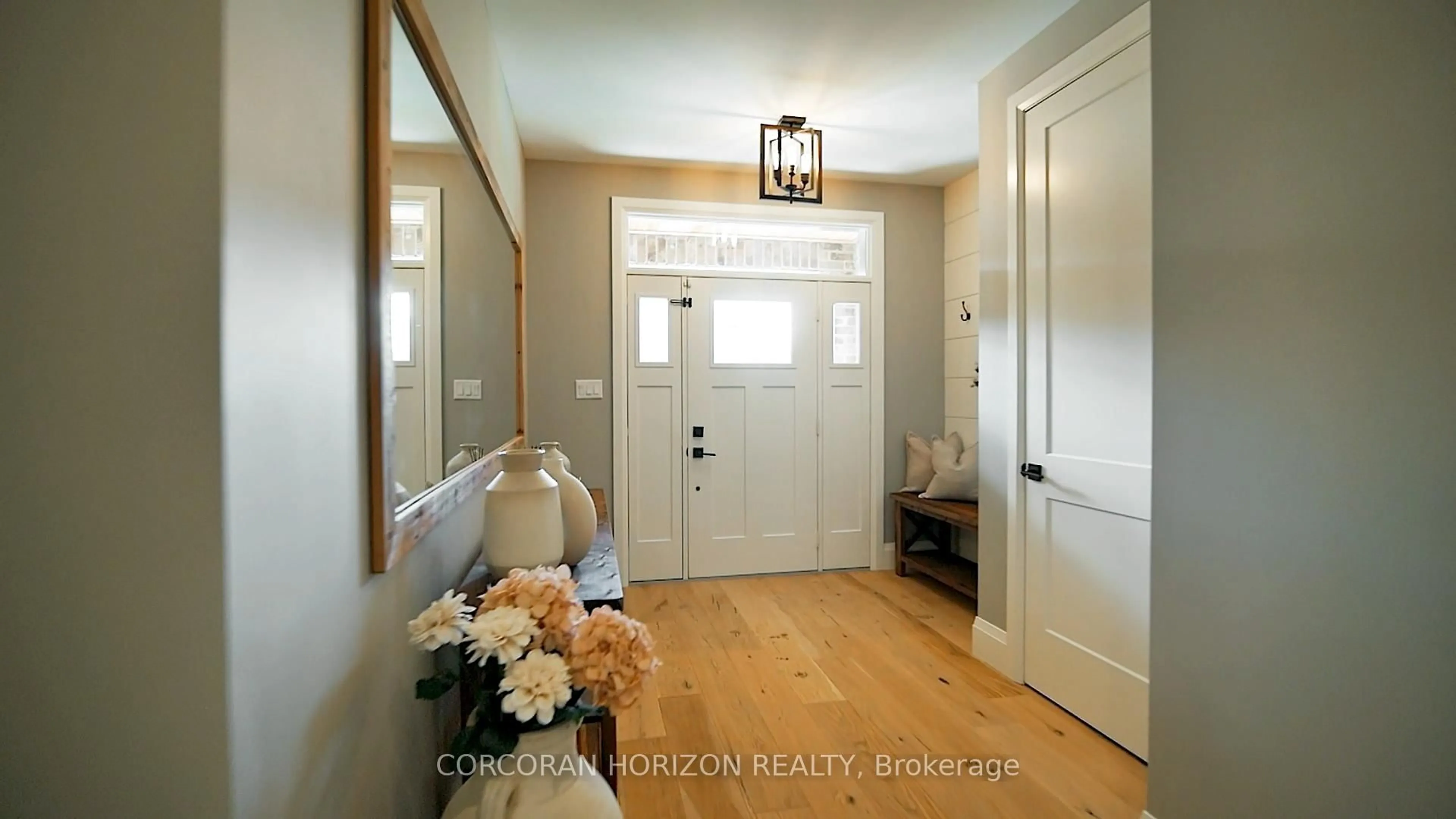 Indoor entryway for 428 Twinleaf St, Waterloo Ontario N2J 3Z4