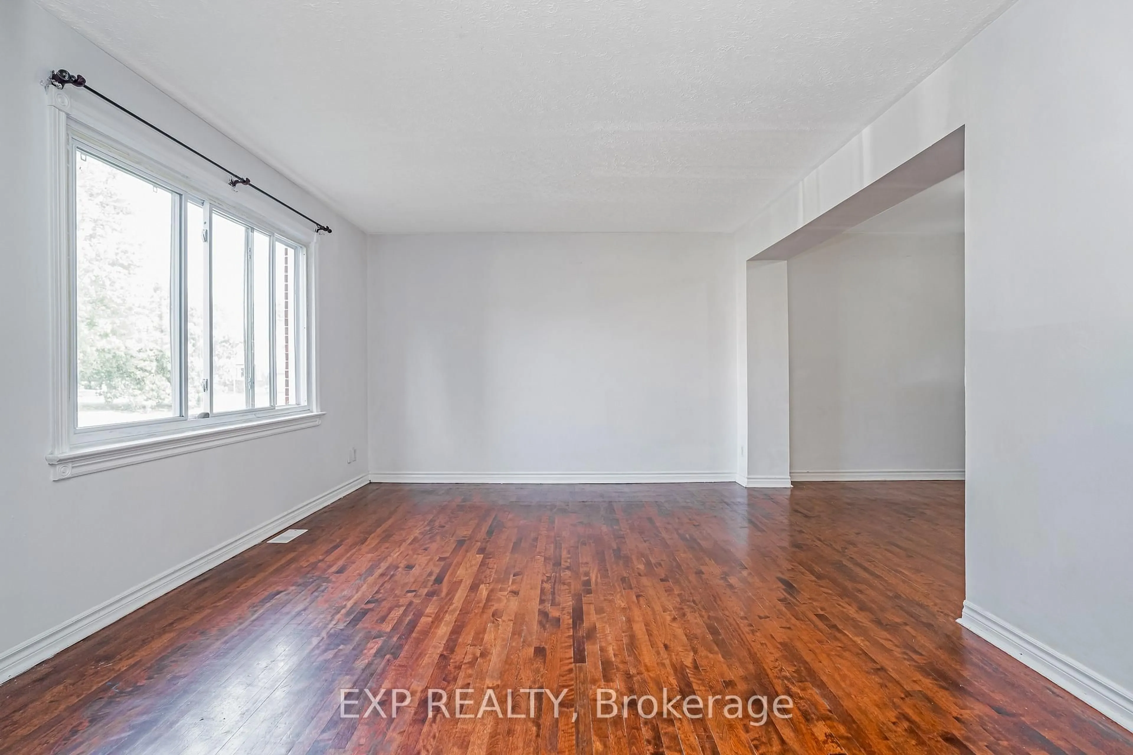 A pic of a room for 646 Borthwick Ave, Ottawa Ontario K1K 2L9