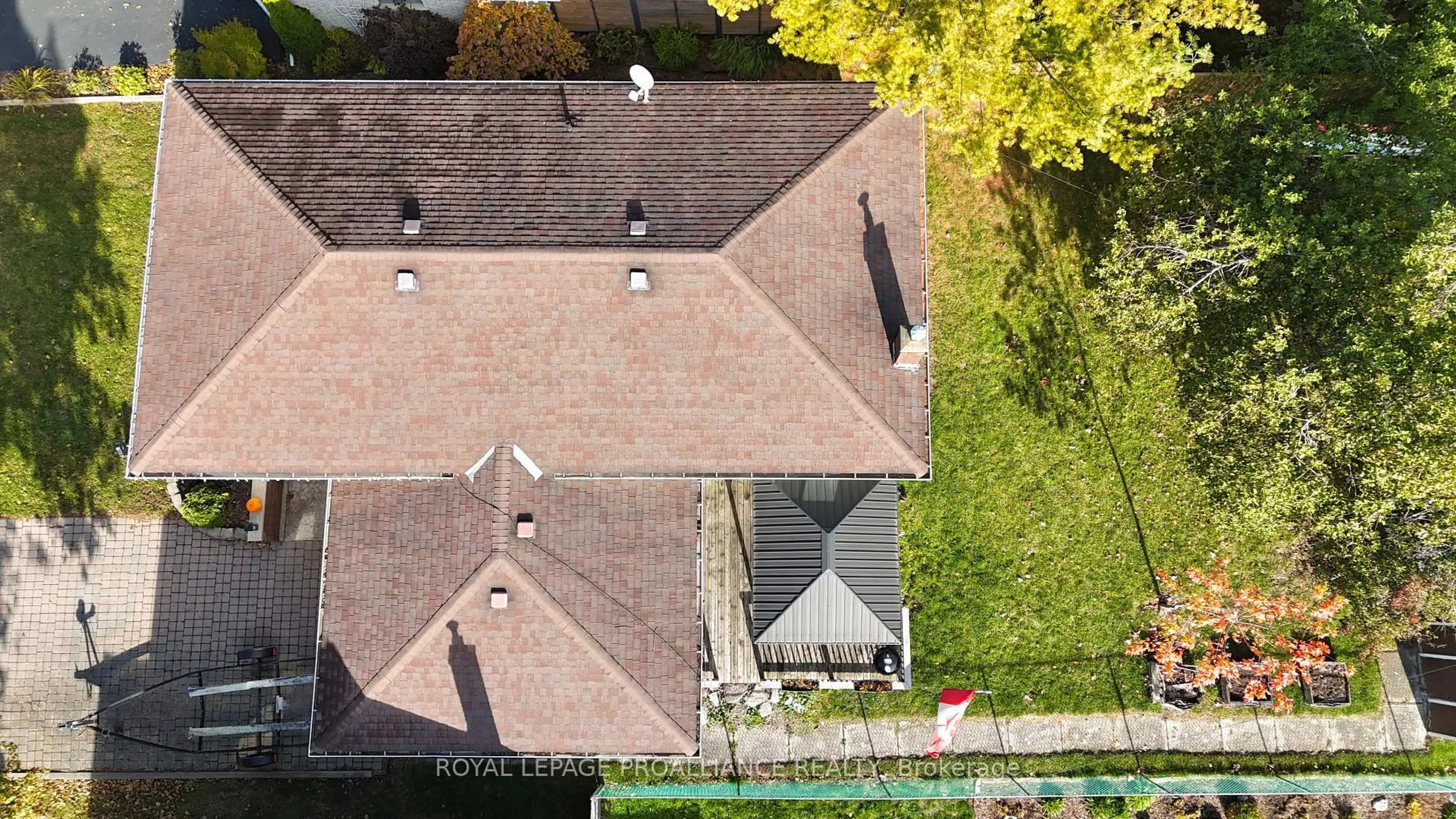 A pic from outside/outdoor area/front of a property/back of a property/a pic from drone, unknown for 157 Singleton Dr, Belleville Ontario K8N 5H4