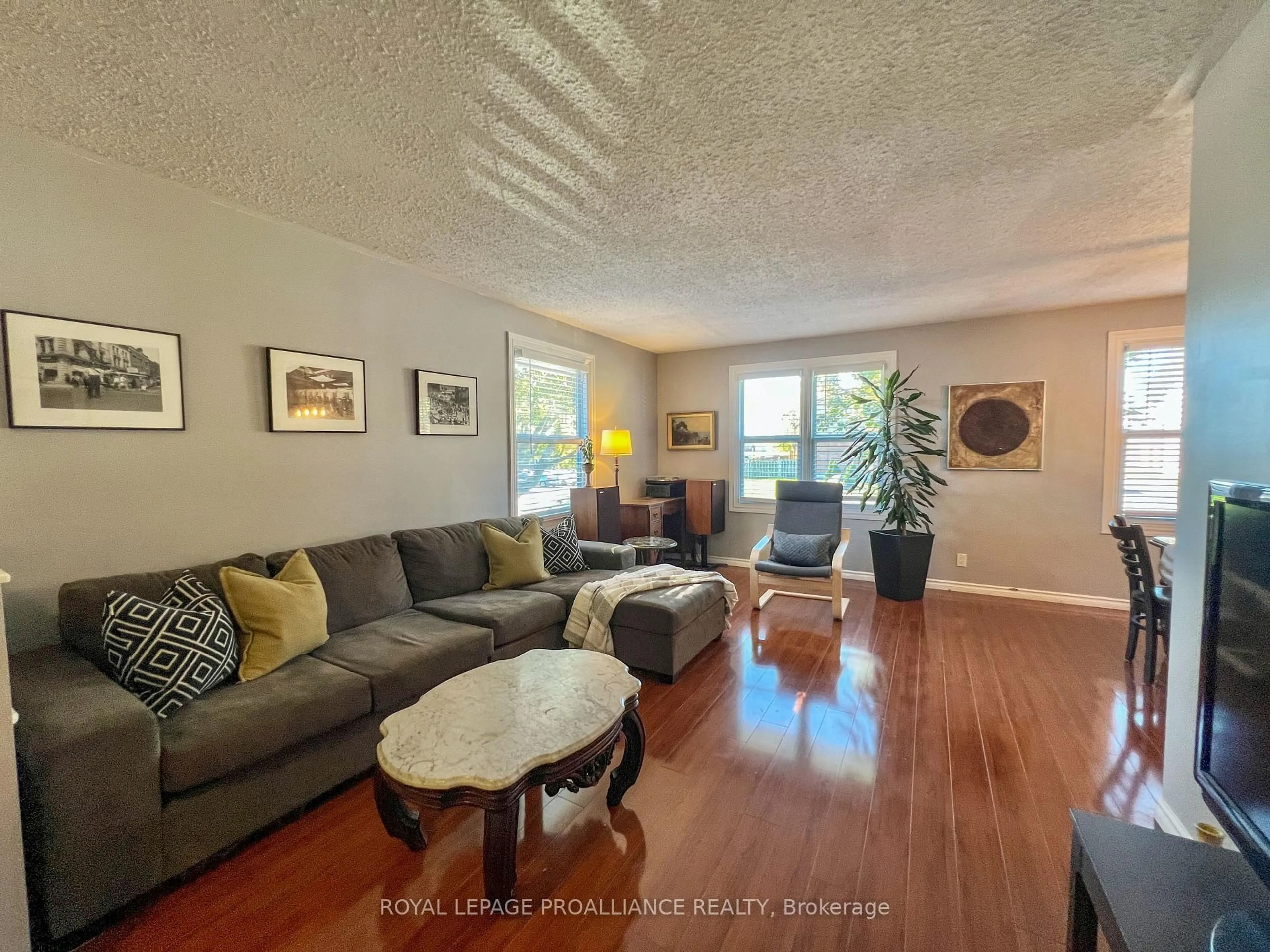 Living room with furniture, unknown for 157 Singleton Dr, Belleville Ontario K8N 5H4