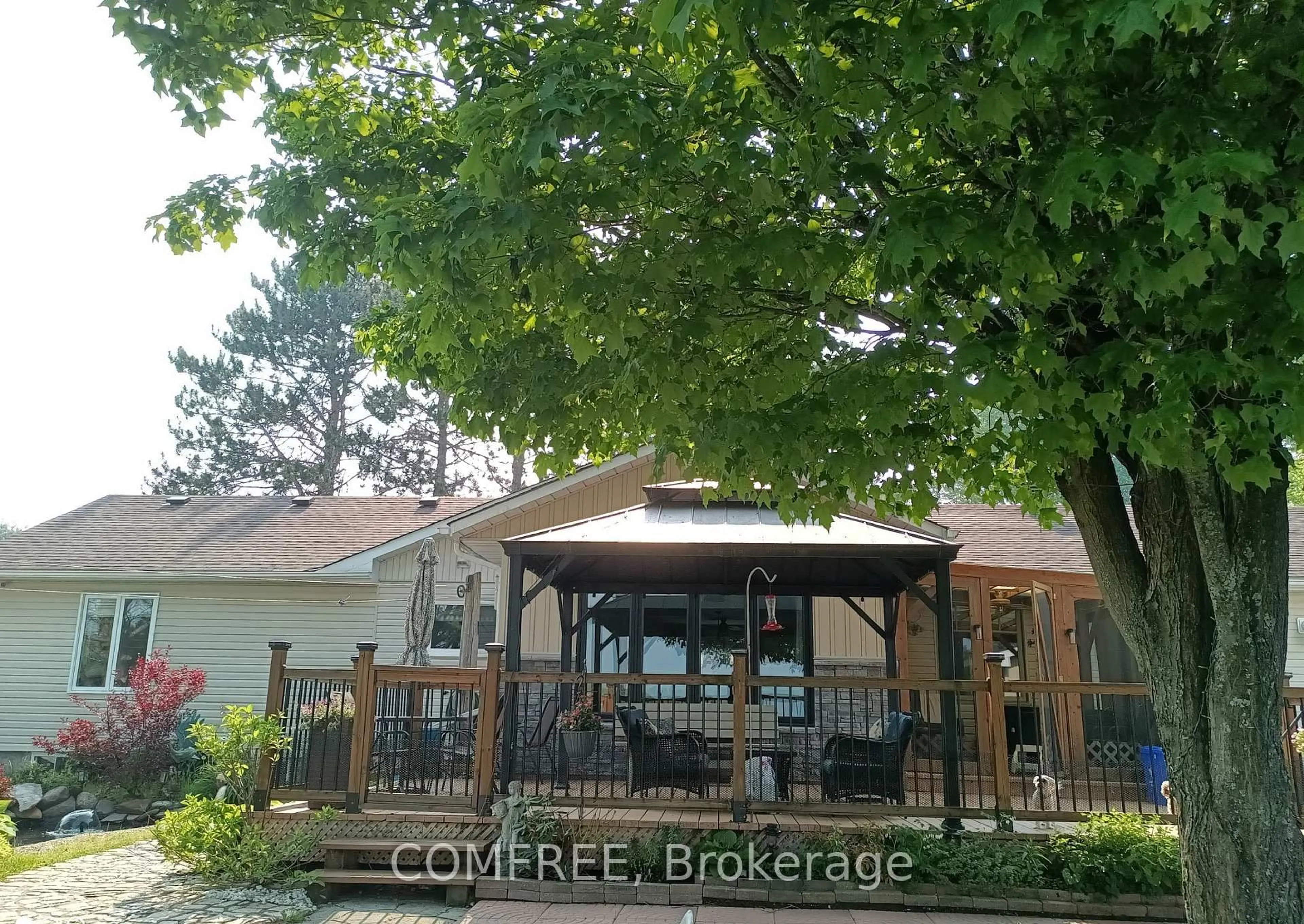 Patio, street for 76 Lake St, South Algonquin Ontario K0J 2M0