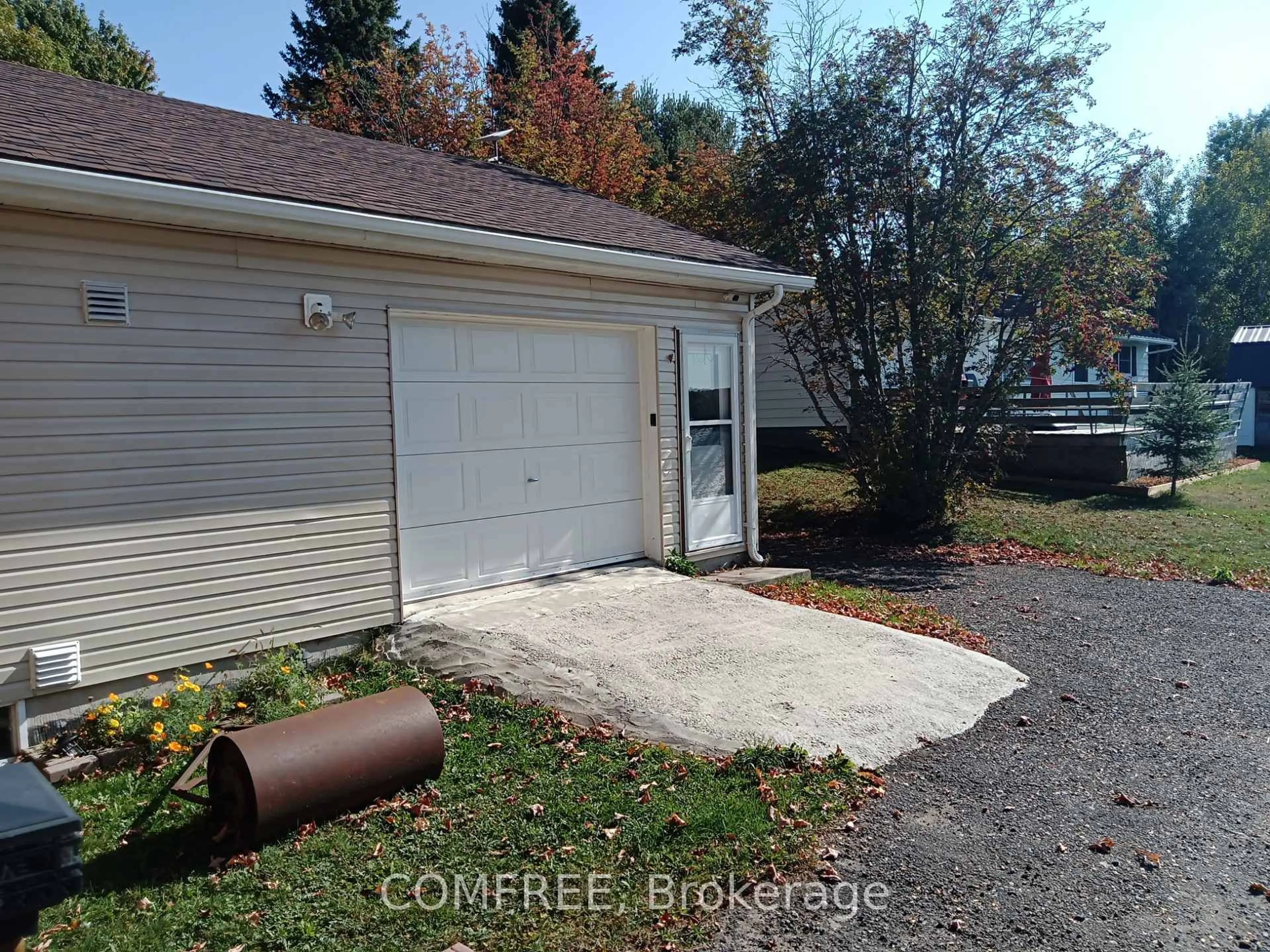 Unknown for 76 Lake St, South Algonquin Ontario K0J 2M0