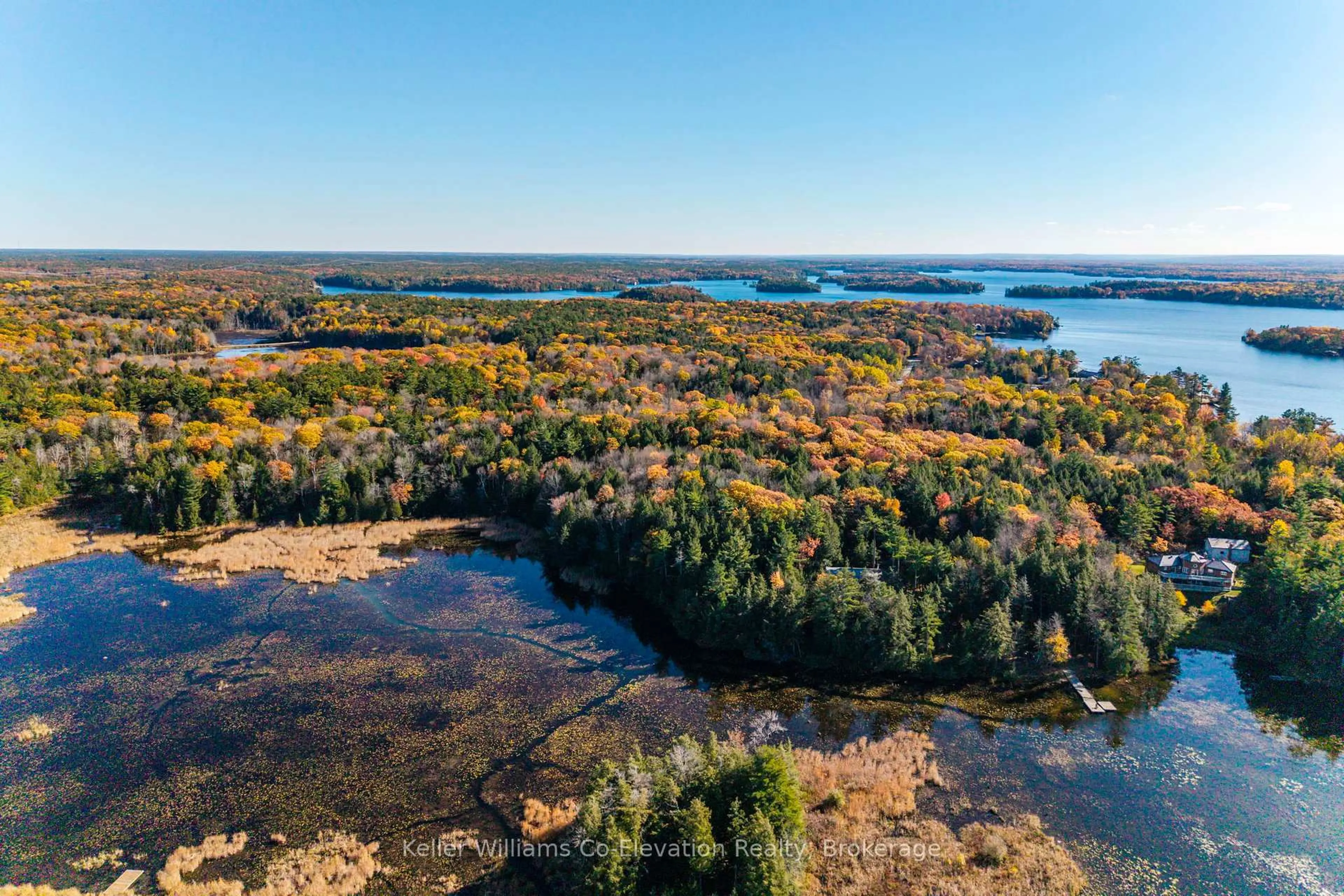 A pic from outside/outdoor area/front of a property/back of a property/a pic from drone, water/lake/river/ocean view for 19 Huron Tr, Georgian Bay Ontario L0K 1S0