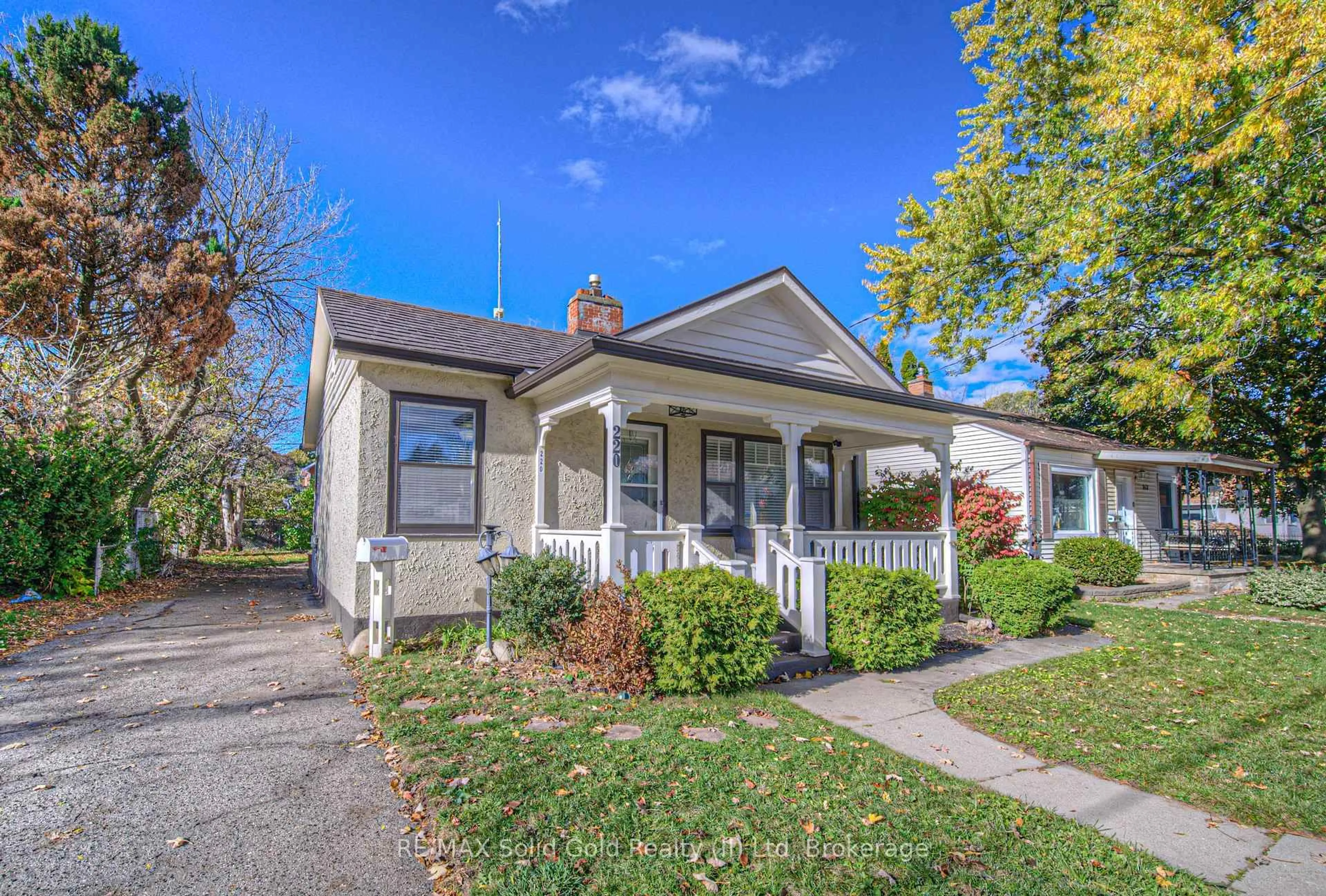 Home with vinyl exterior material, street for 220 Schlueter St, Cambridge Ontario N3H 4B5