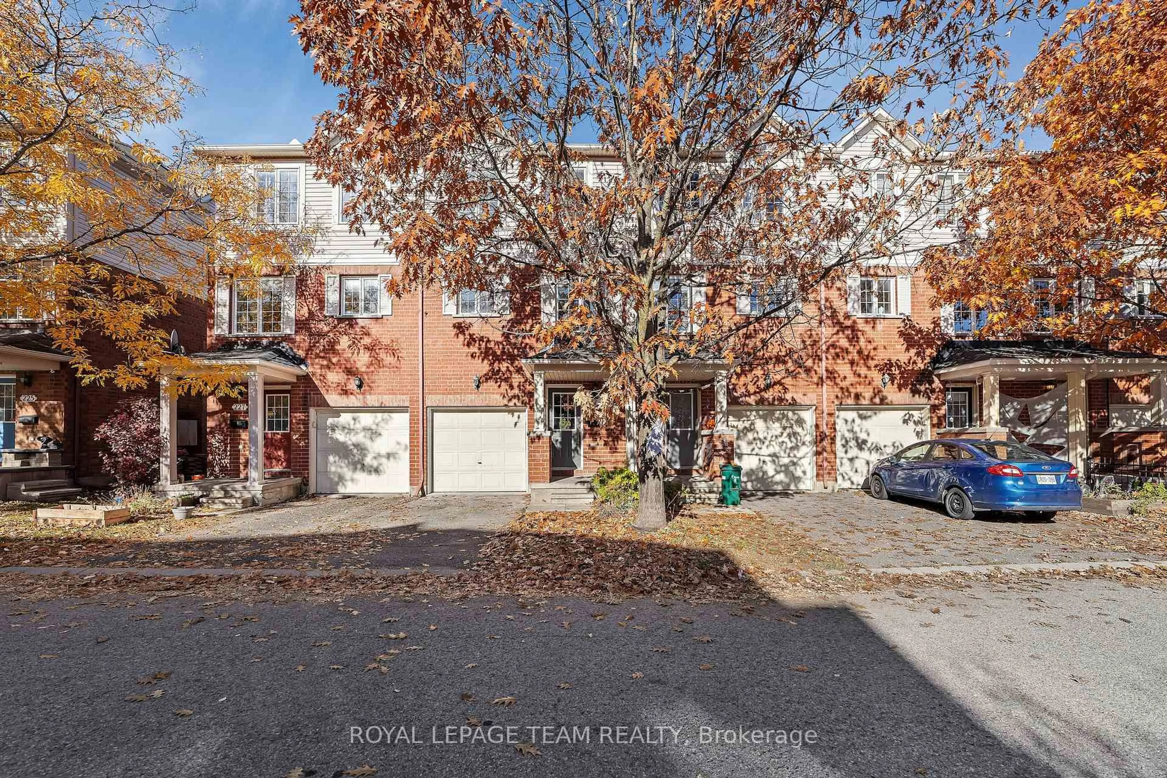 A pic from outside/outdoor area/front of a property/back of a property/a pic from drone, street for 90 Edenvale Dr #229, Kanata Ontario K2K 3N8