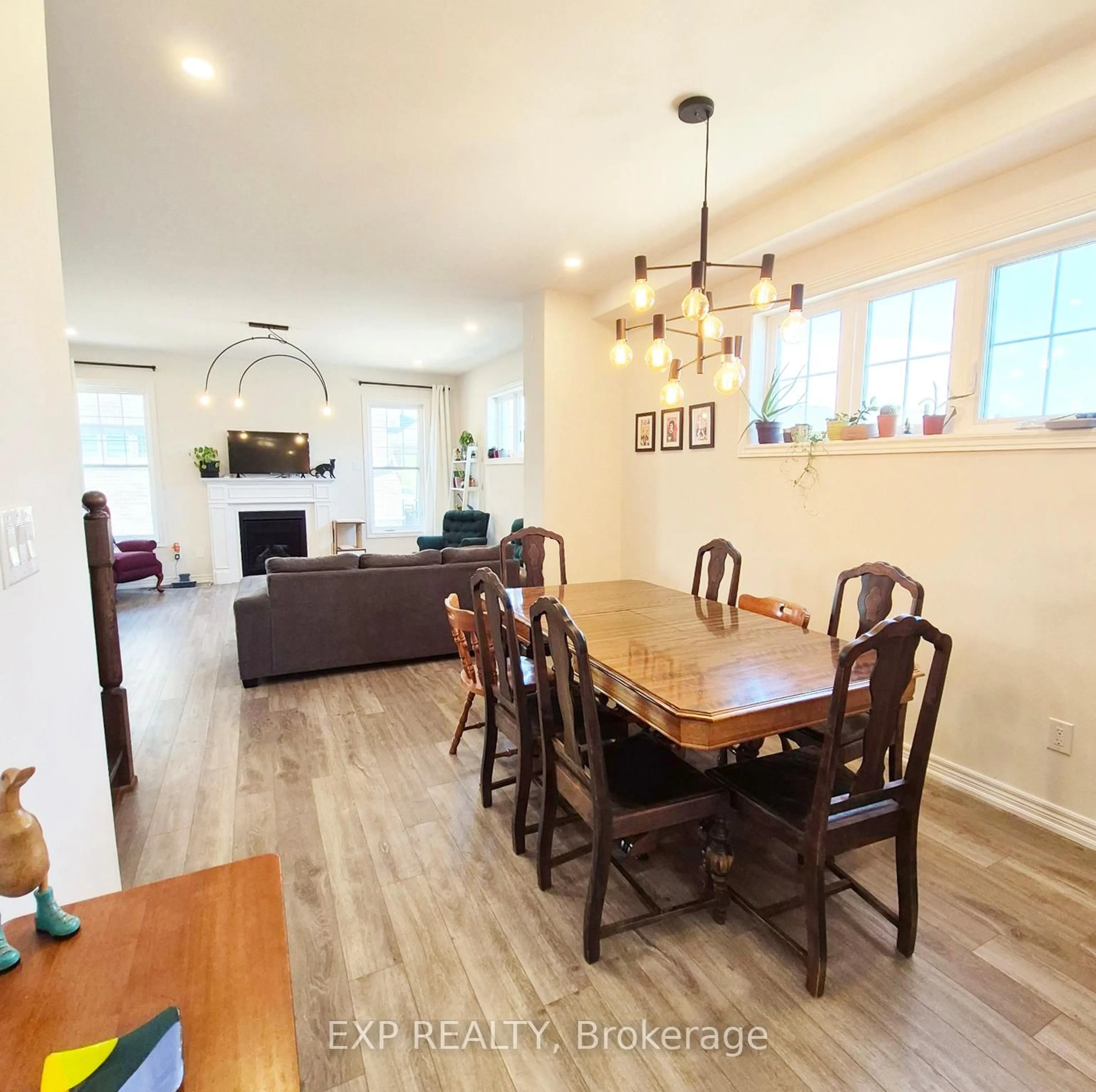 Open concept kitchen, wood/laminate floor for 1056 Rippingale Tr, Peterborough Ontario K9H 0J8