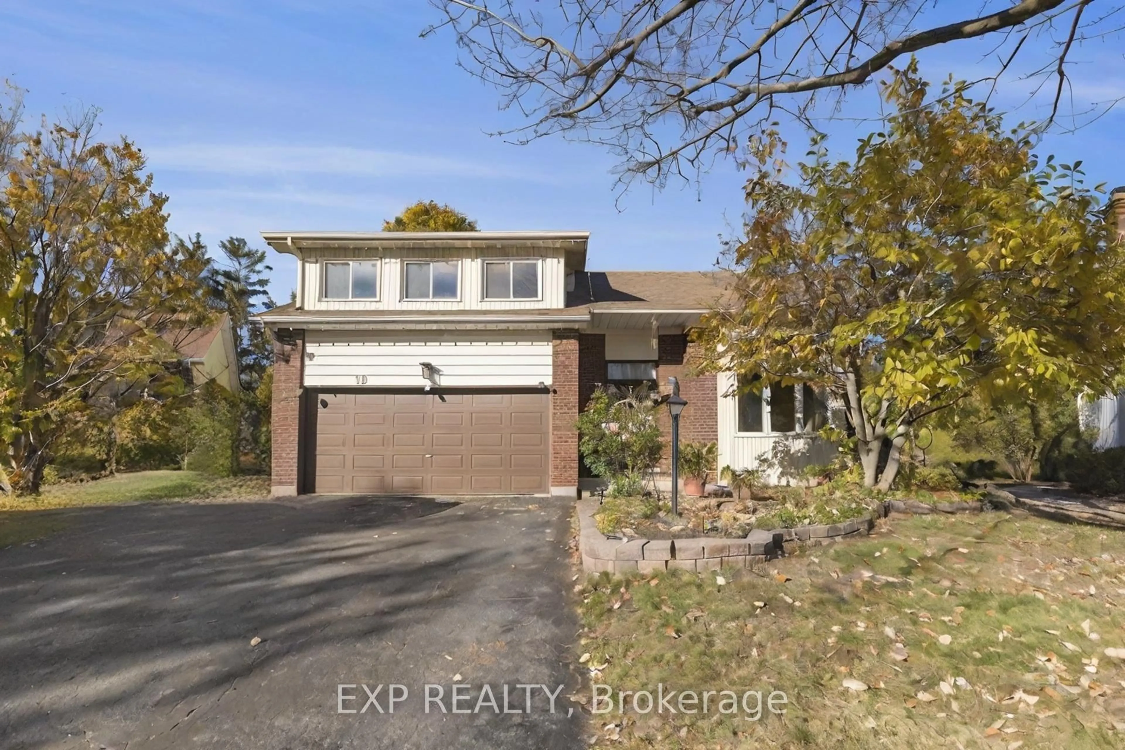 Home with brick exterior material, street for 10 Pommel Cres, Kanata Ontario K2M 1A2