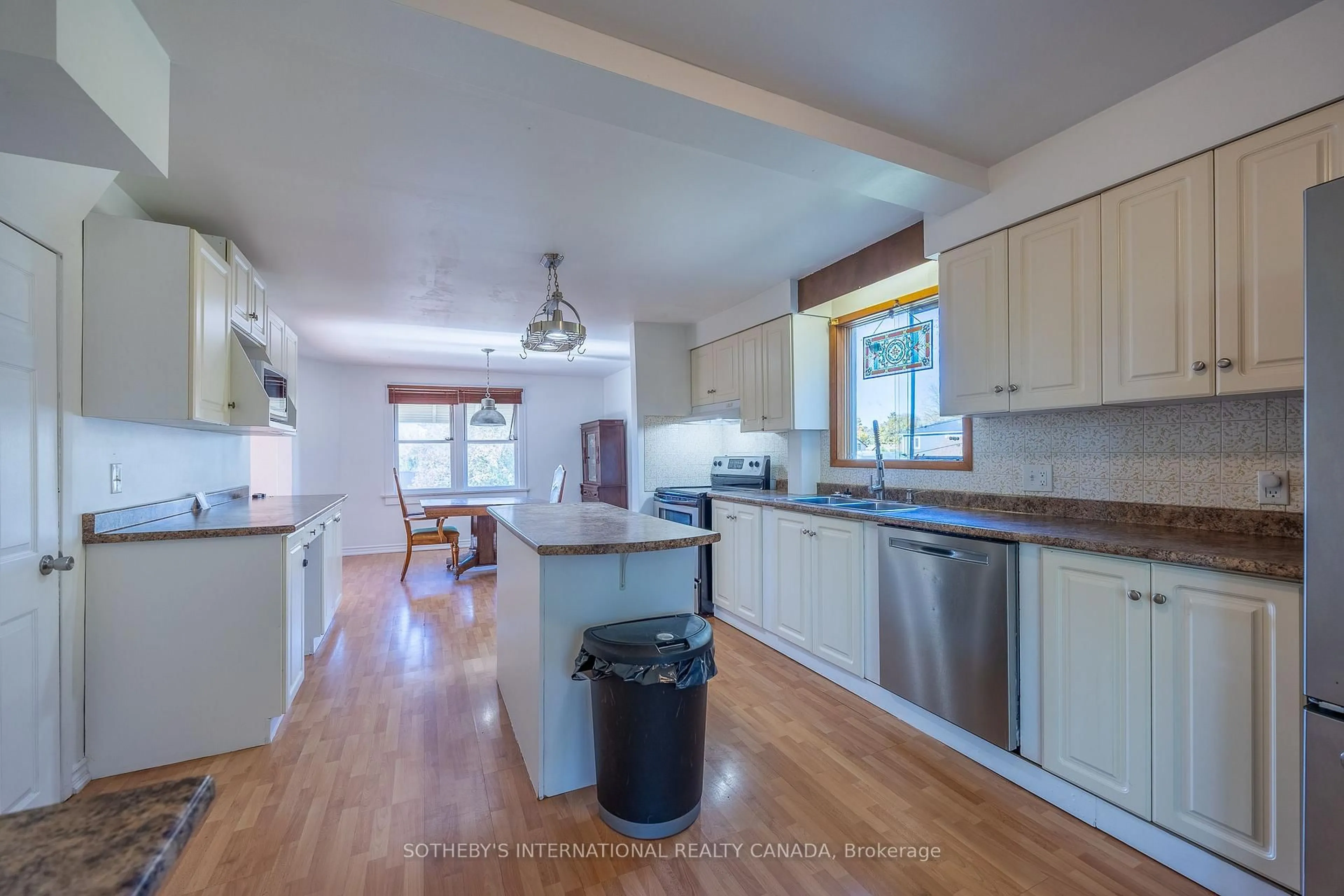 Unknown for 17 Mechanic St, Norfolk Ontario N0E 1Y0