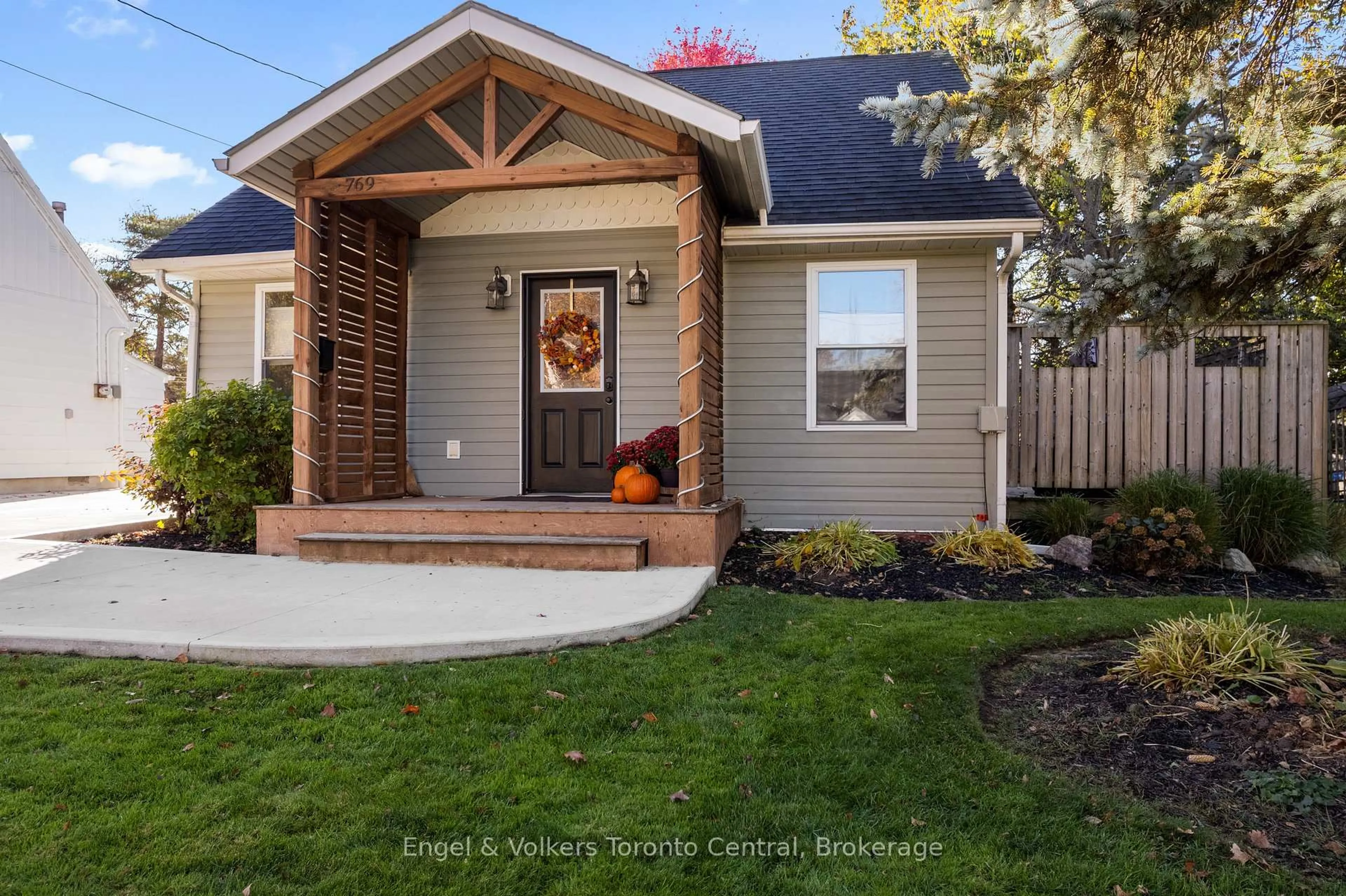 Unknown for 769 7th A St, Owen Sound Ontario N4K 1K6