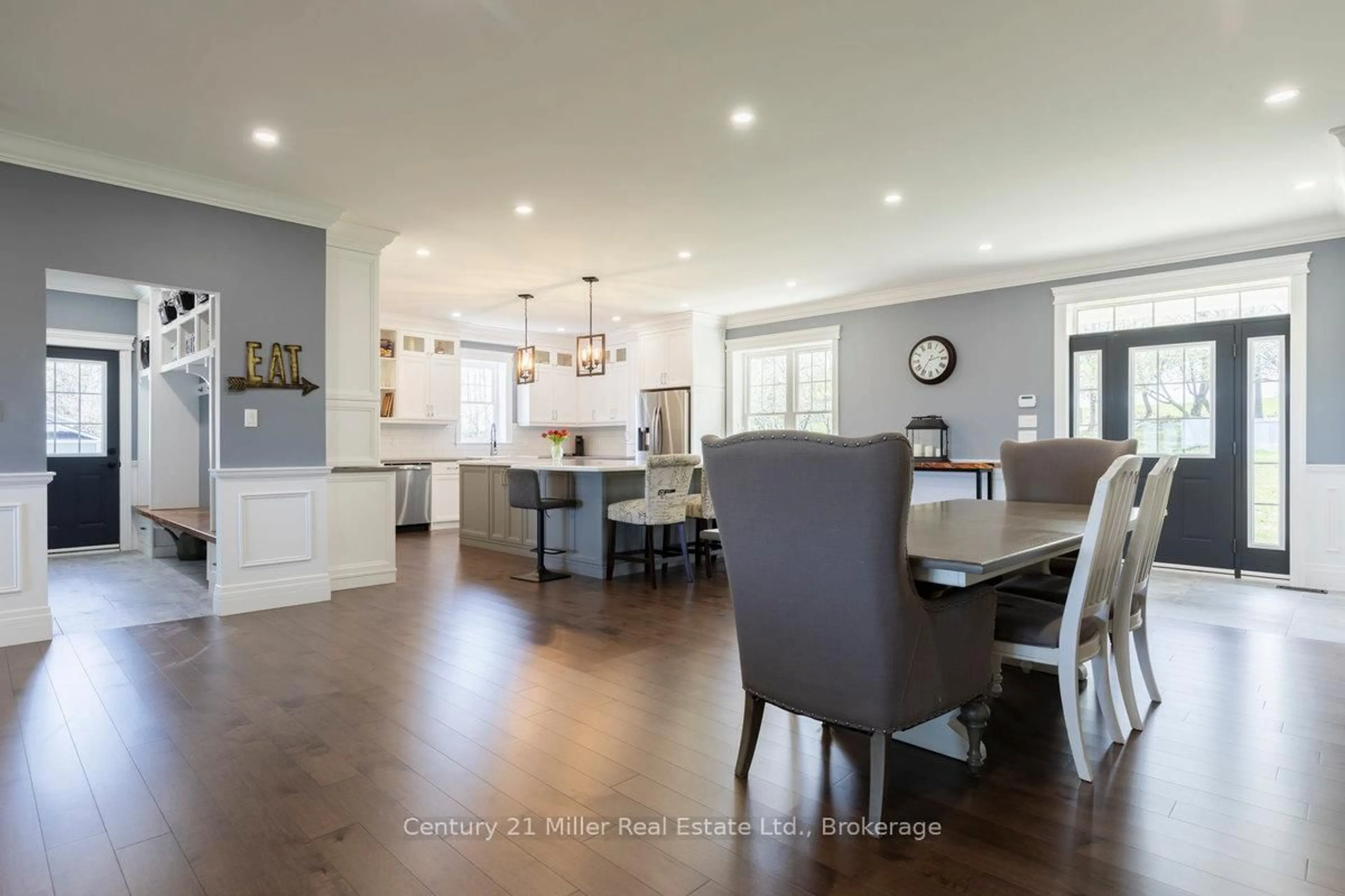 Open concept kitchen, unknown for 5583 3rd Line Rd, Erin Ontario N0B 1Z0