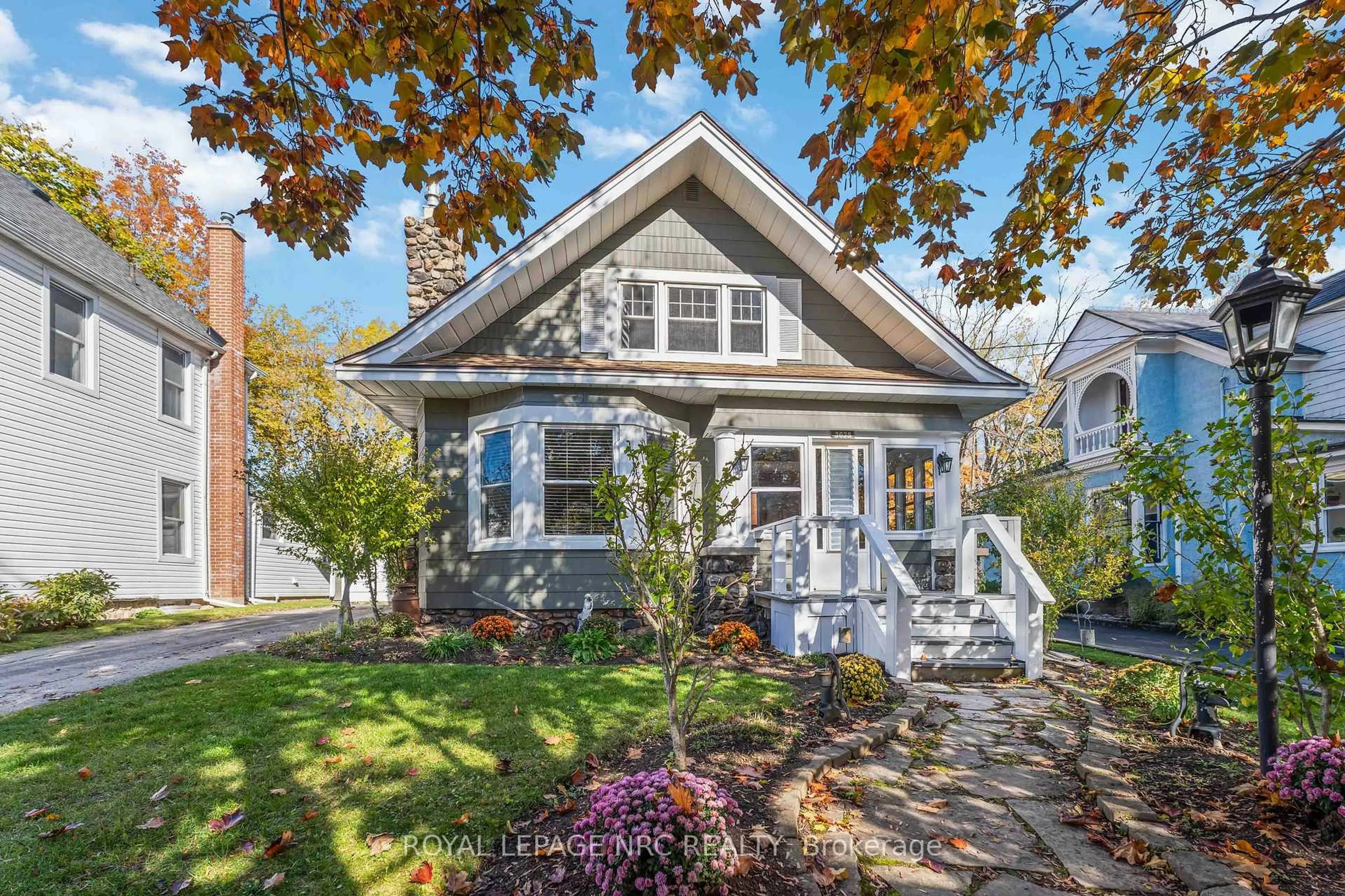 Home with vinyl exterior material, street for 3638 Cutler St, Fort Erie Ontario L0S 1N0