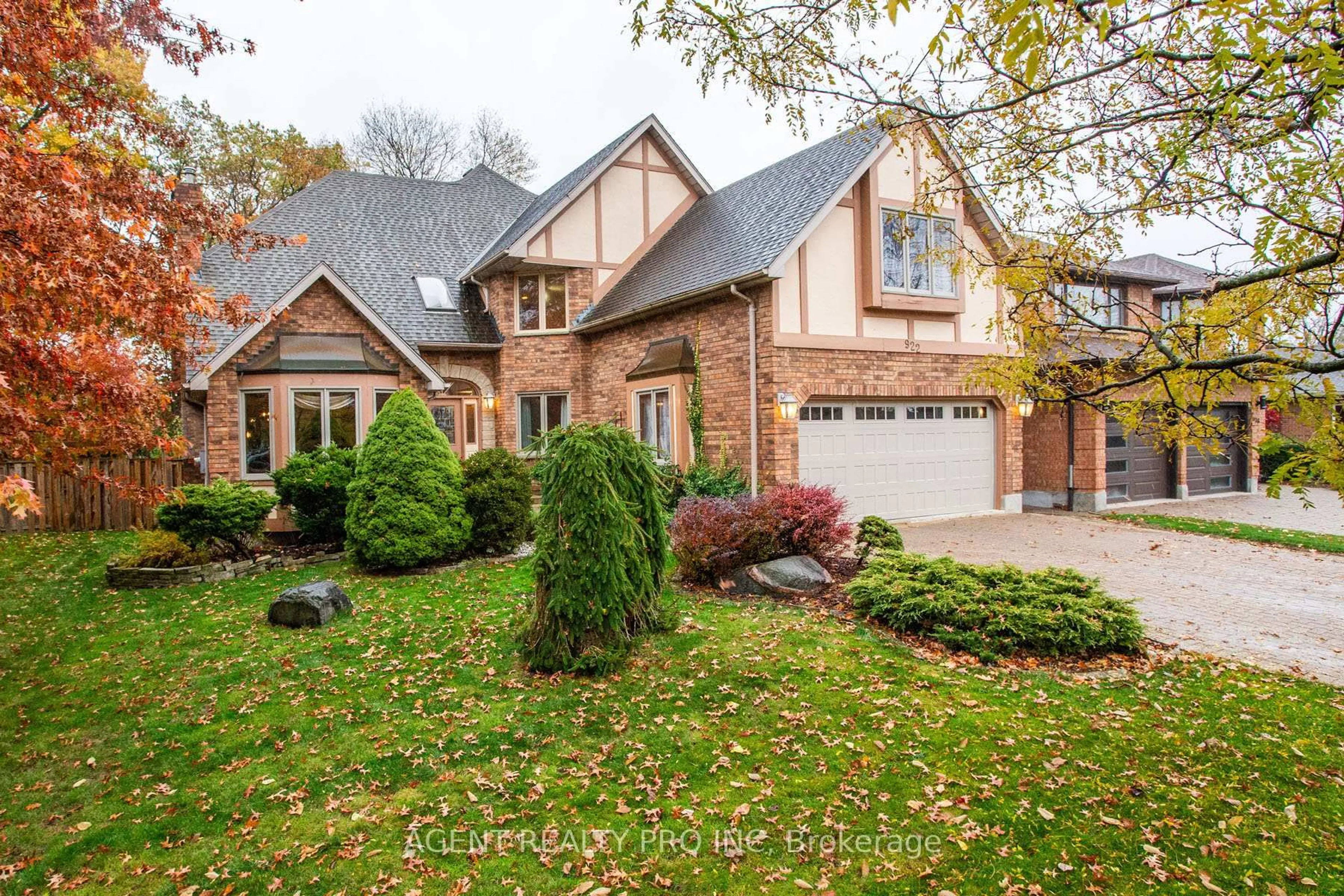 Home with brick exterior material, street for 922 Country Club Cres, London South Ontario N6C 5R5