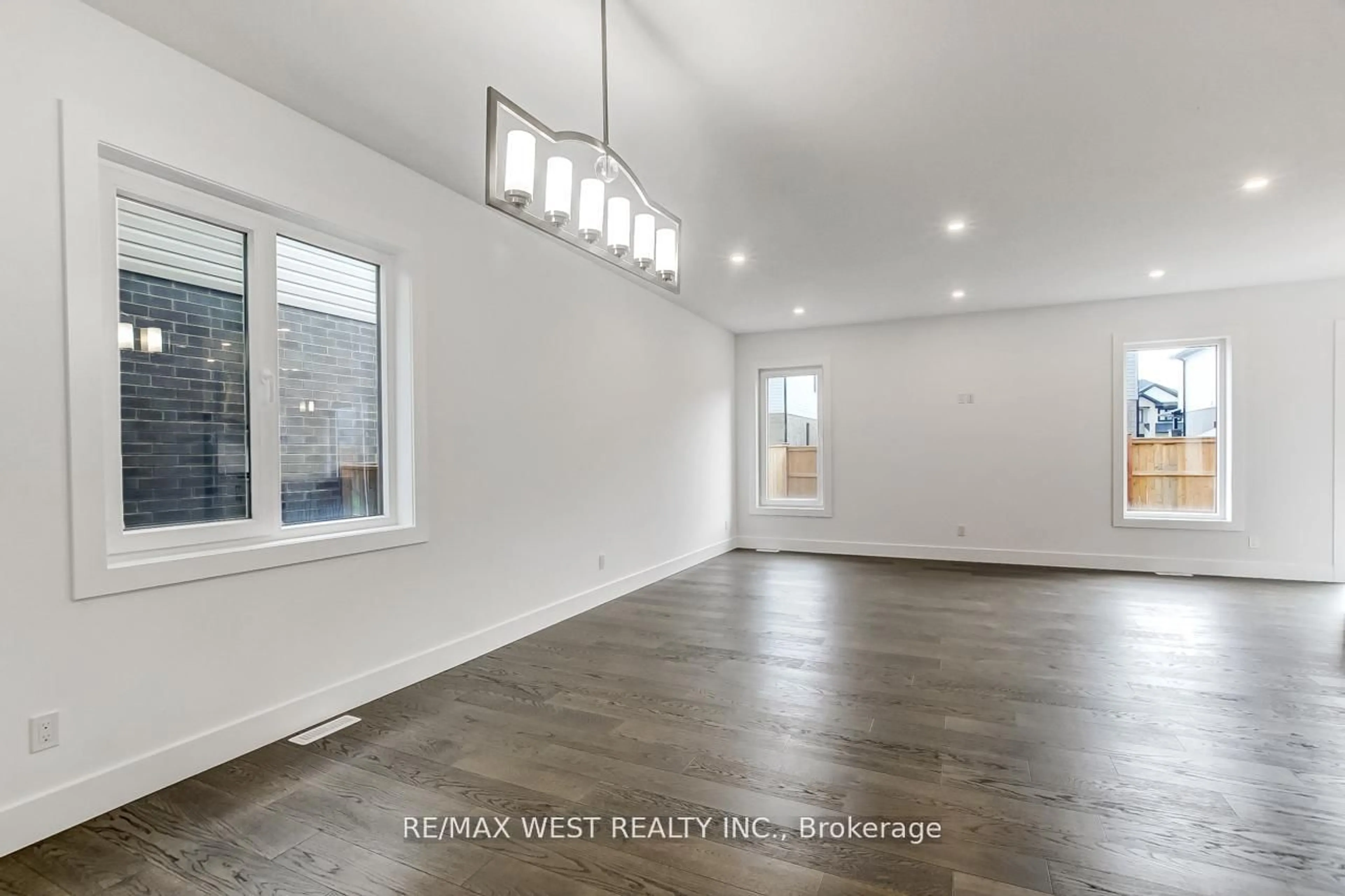 A pic of a room for 92 Poole Cres, Middlesex Centre Ontario N0L 1R0