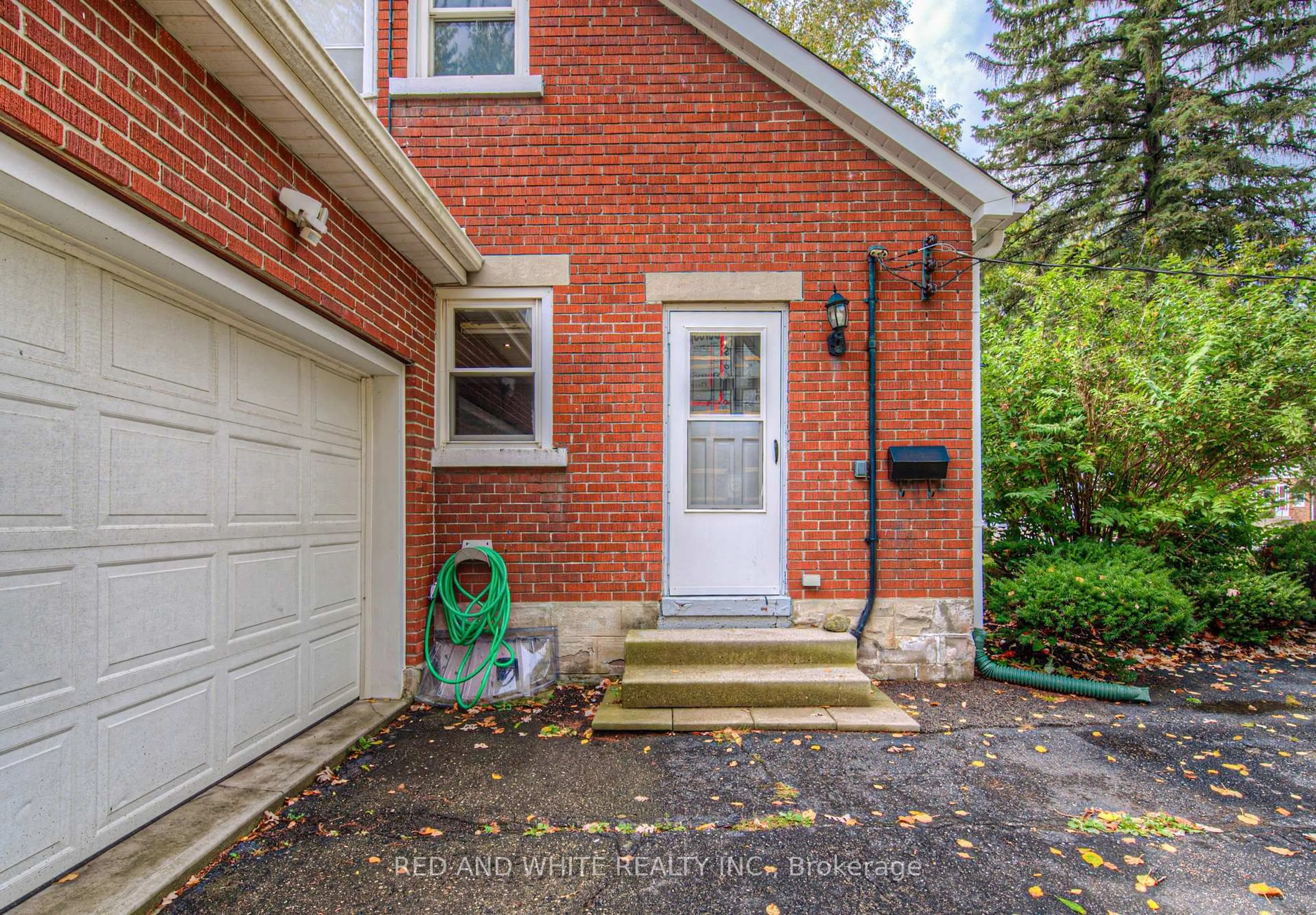 Home with brick exterior material, street for 305 Main St, Cambridge Ontario N1R 1Y2
