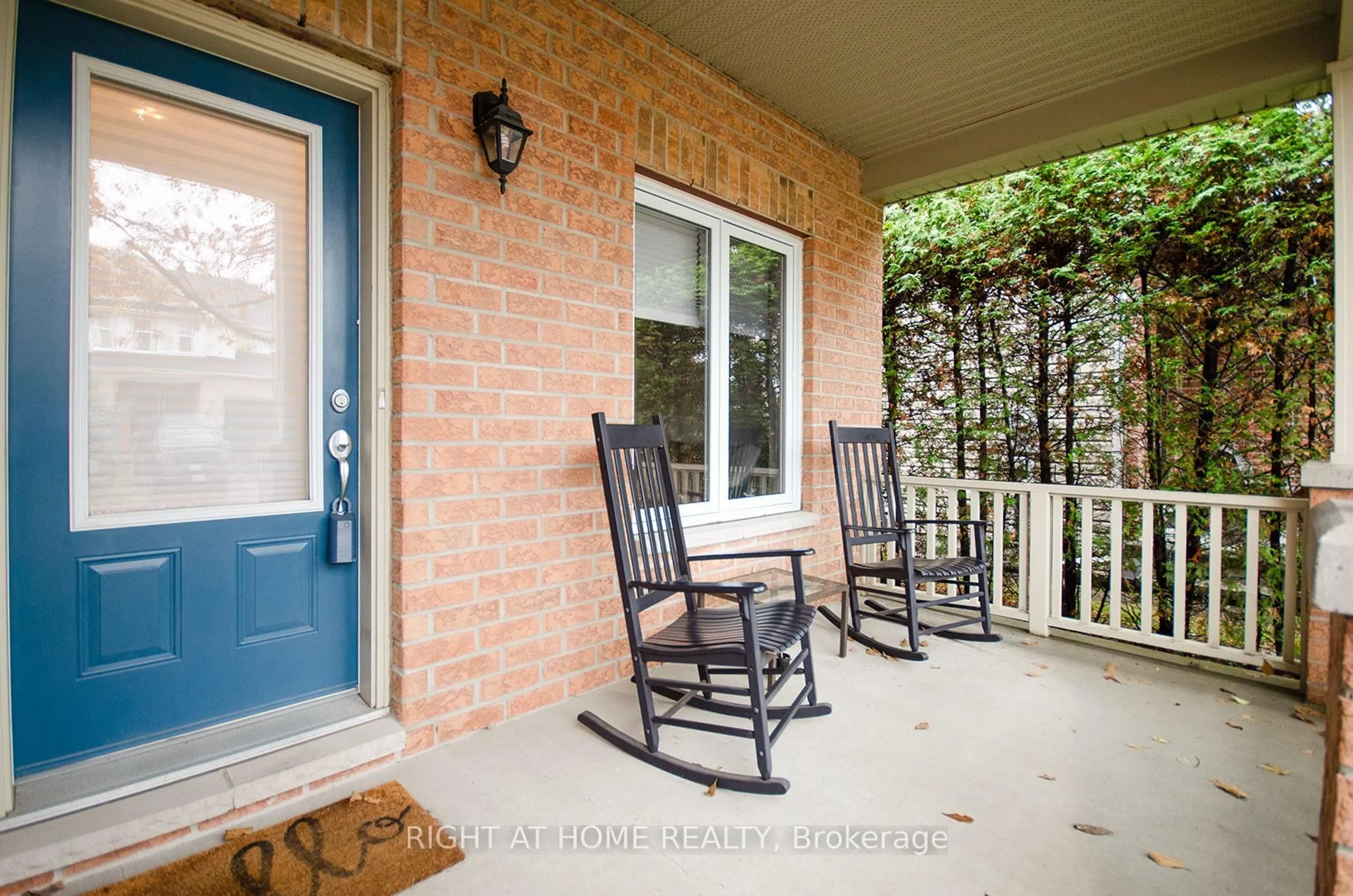 Patio, street for 193 Shepody Circ, Ottawa Ontario K1T 4H9