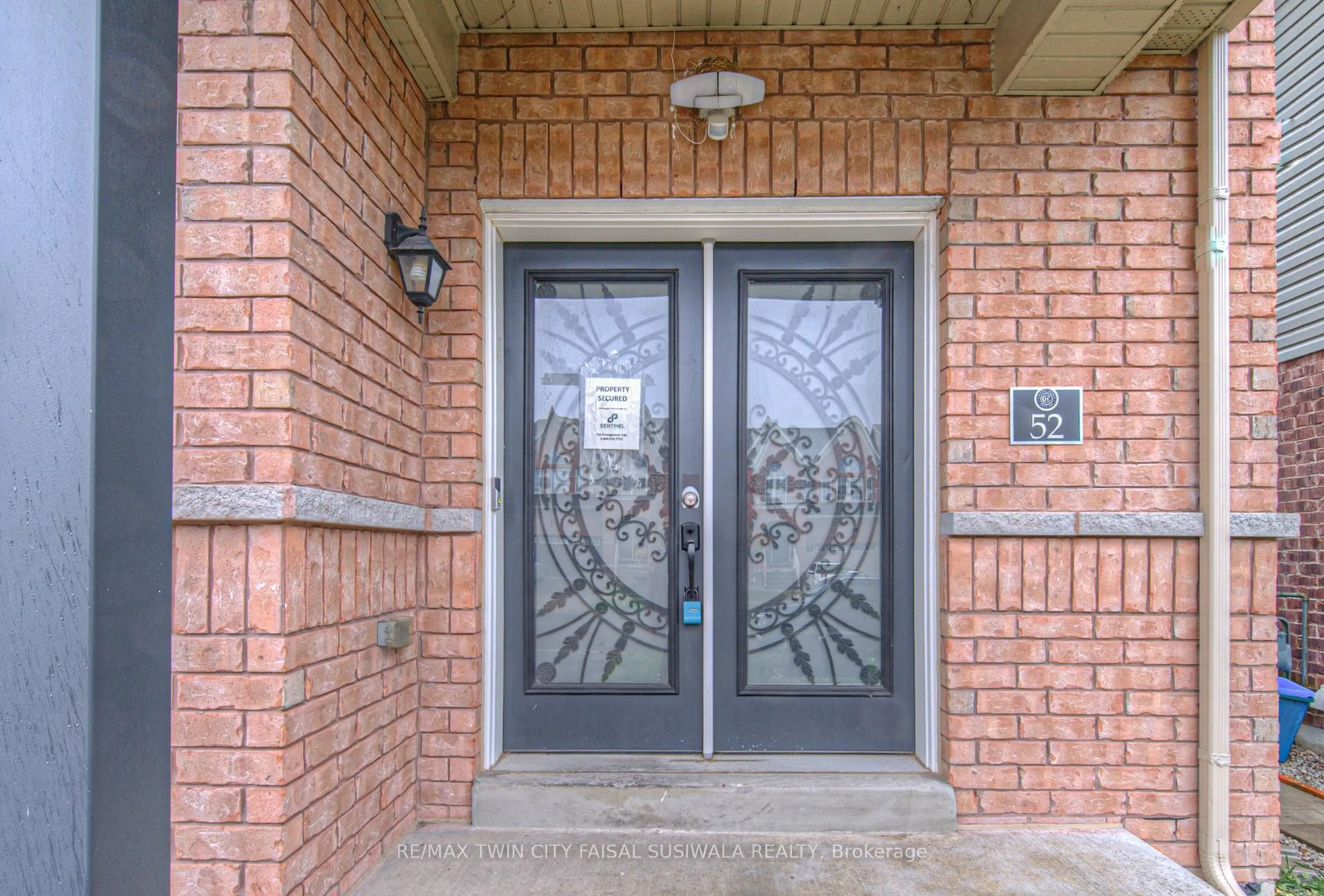 Indoor entryway for 52 Weatherall Ave, Cambridge Ontario N3H 0C1