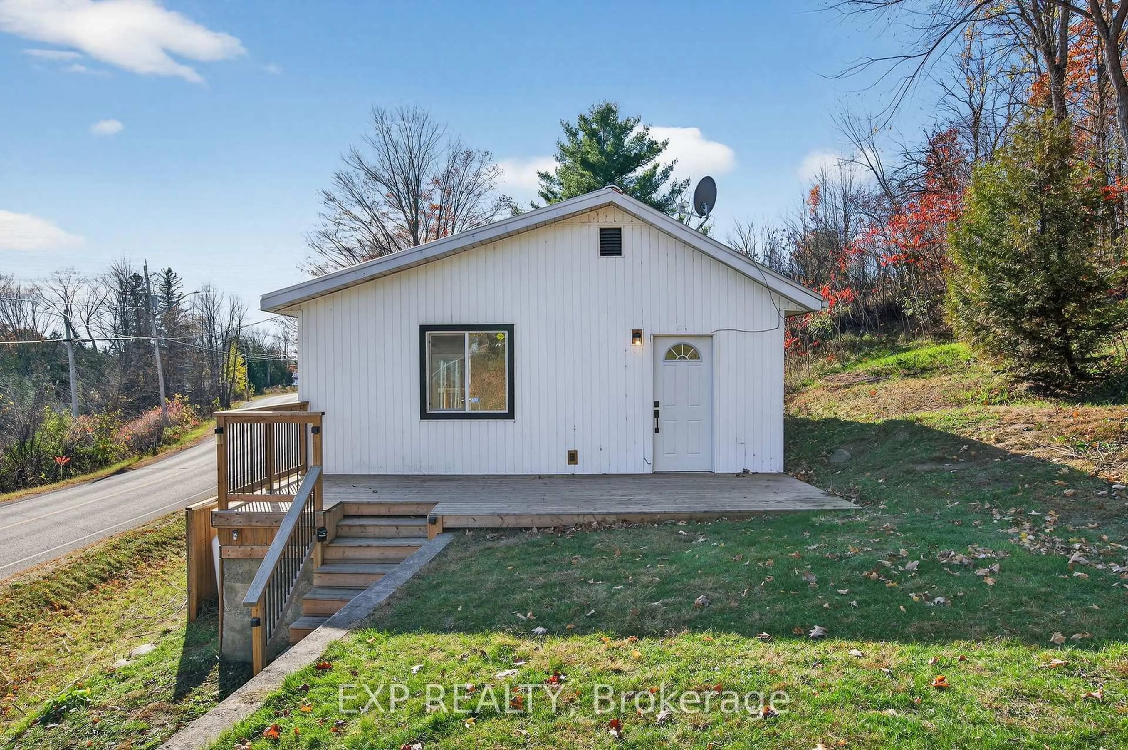 Home with vinyl exterior material, unknown for 6129 Arden Rd, Arden Ontario K0H 1B0