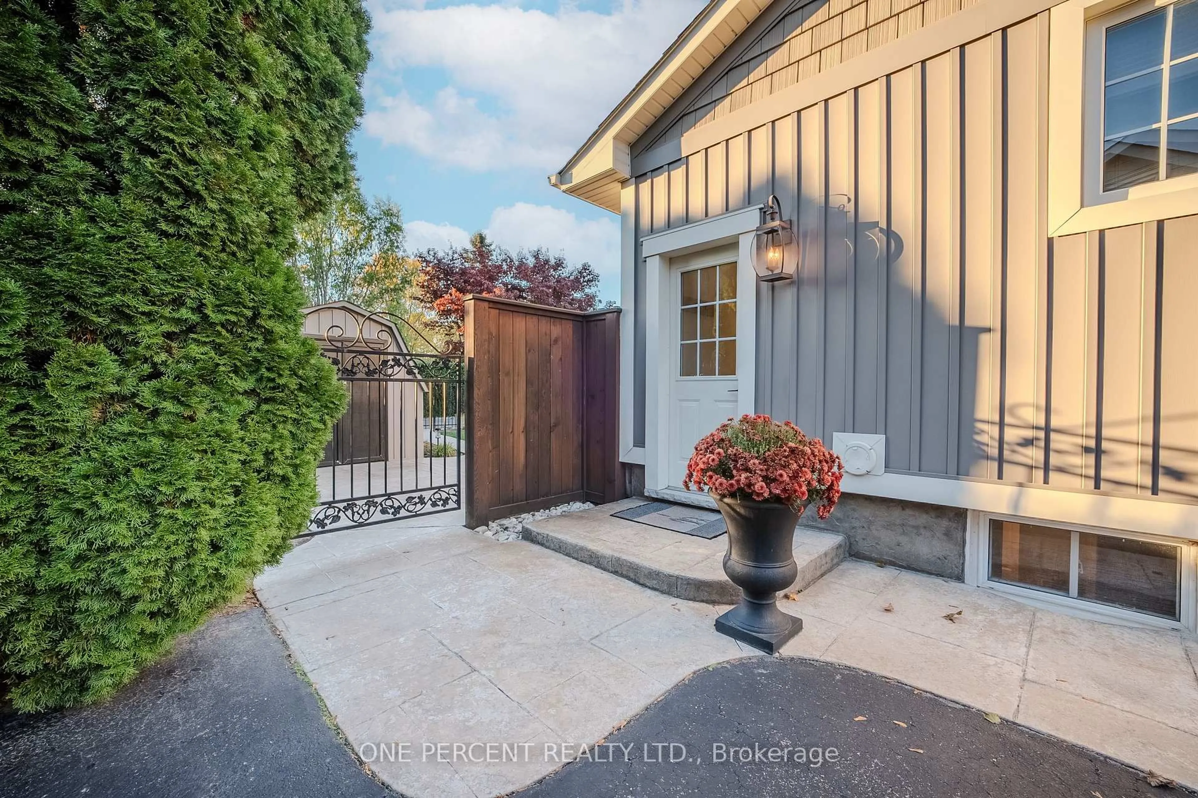 Unknown for 38 Albany Dr, St. Catharines Ontario L2N 3T5