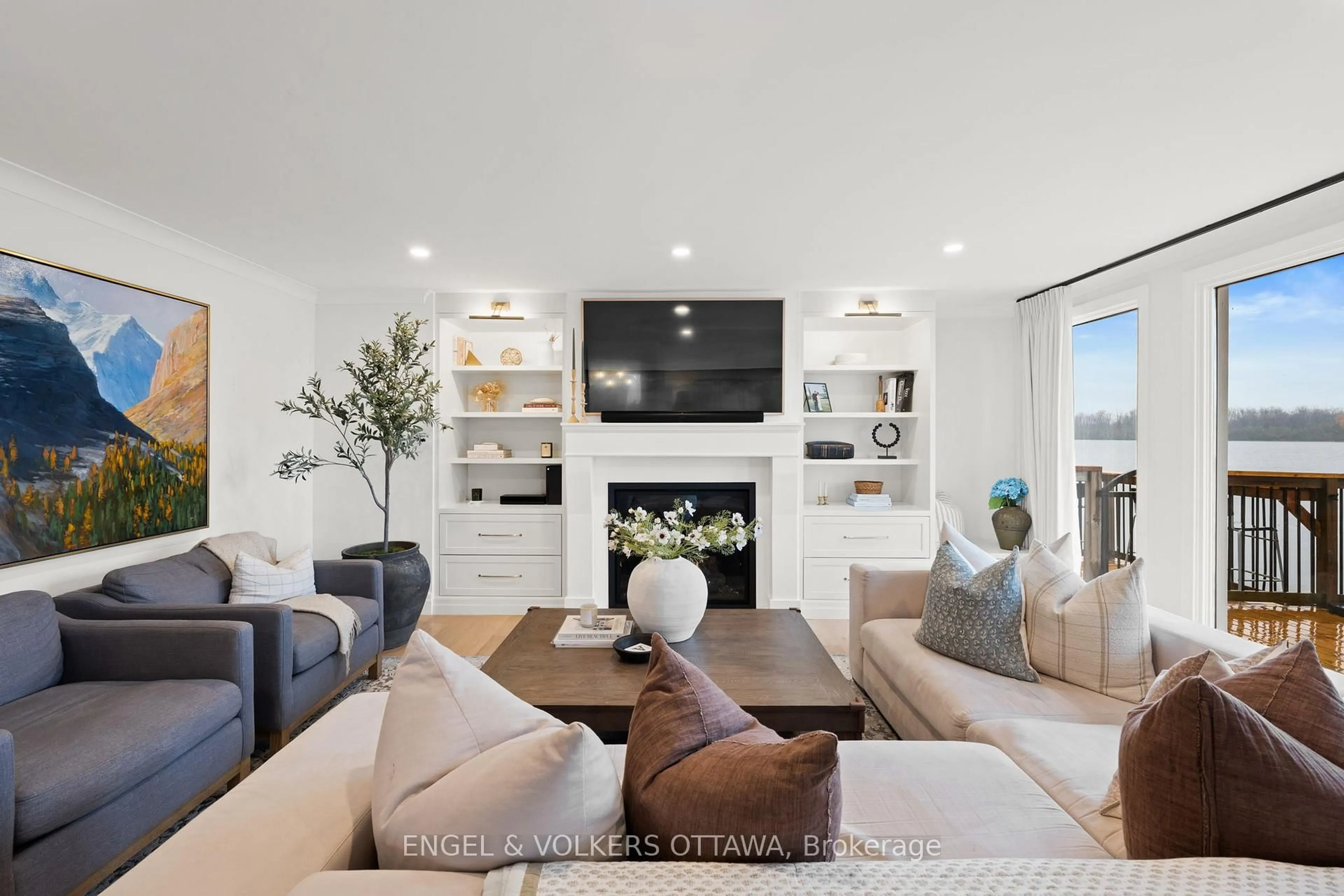 Living room with furniture, unknown for 3882 Lannin Lane, North Grenville Ontario K0G 1J0