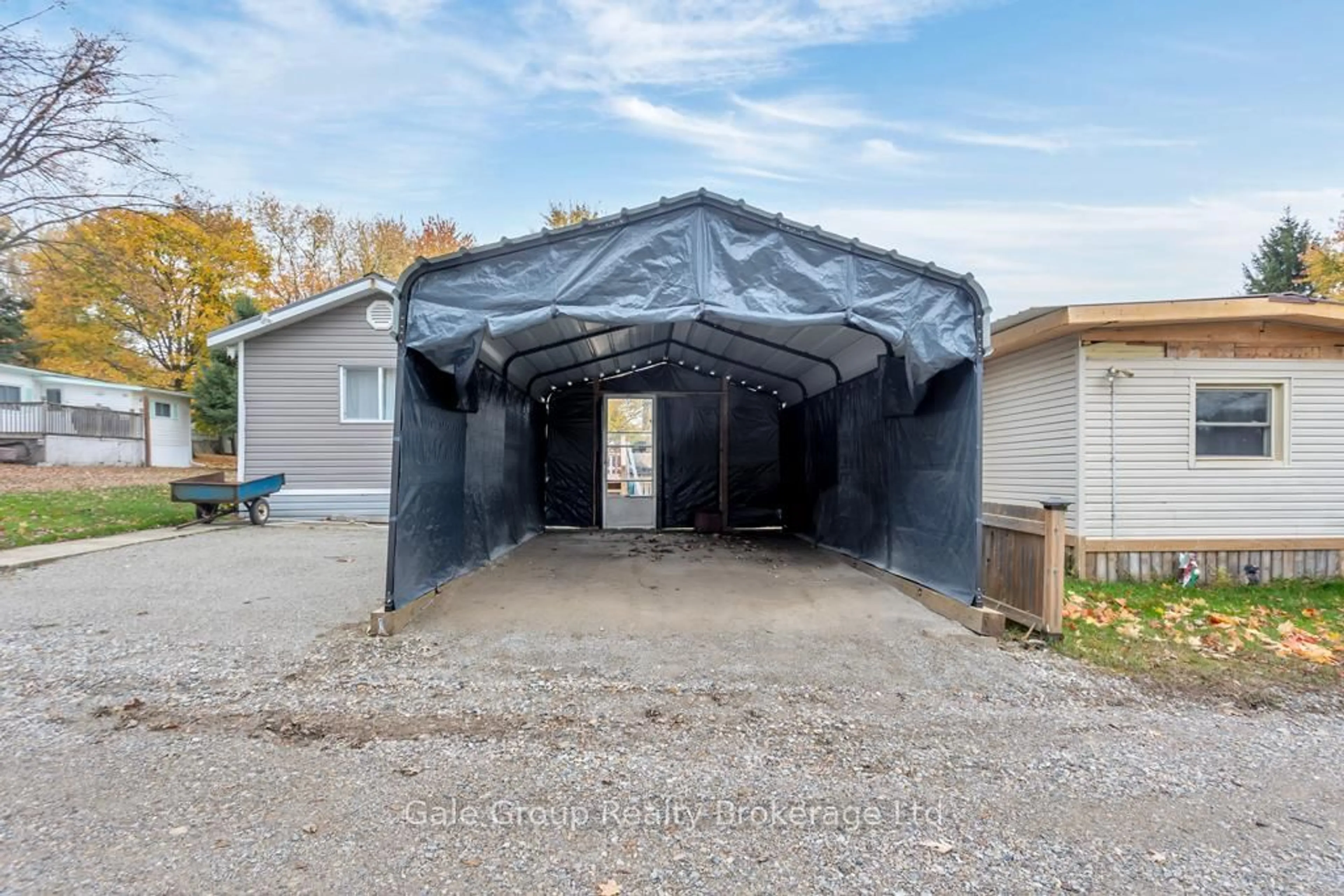 Indoor garage for 596101 Hwy 59 Tropicana #15 Cres, East Zorra-Tavistock Ontario N4P 7W1