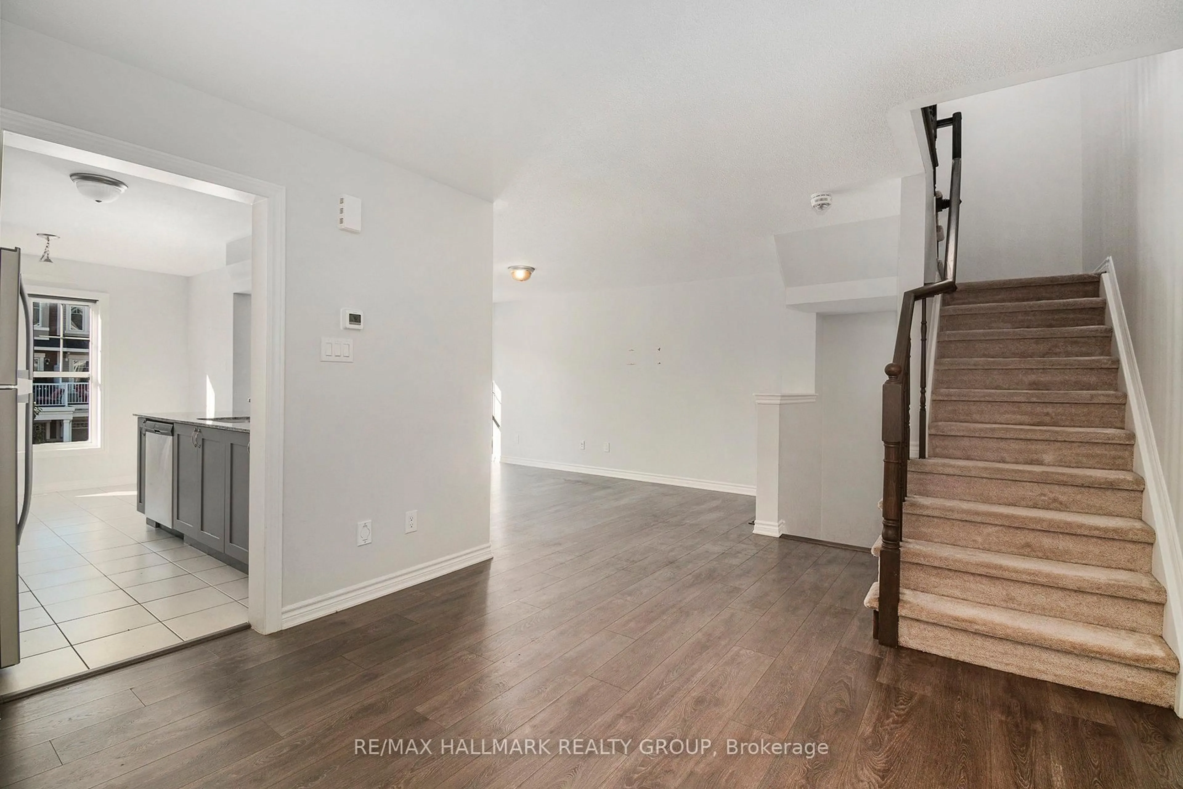 Unknown for 106 Helenium Lane, Ottawa Ontario K4A 1C7