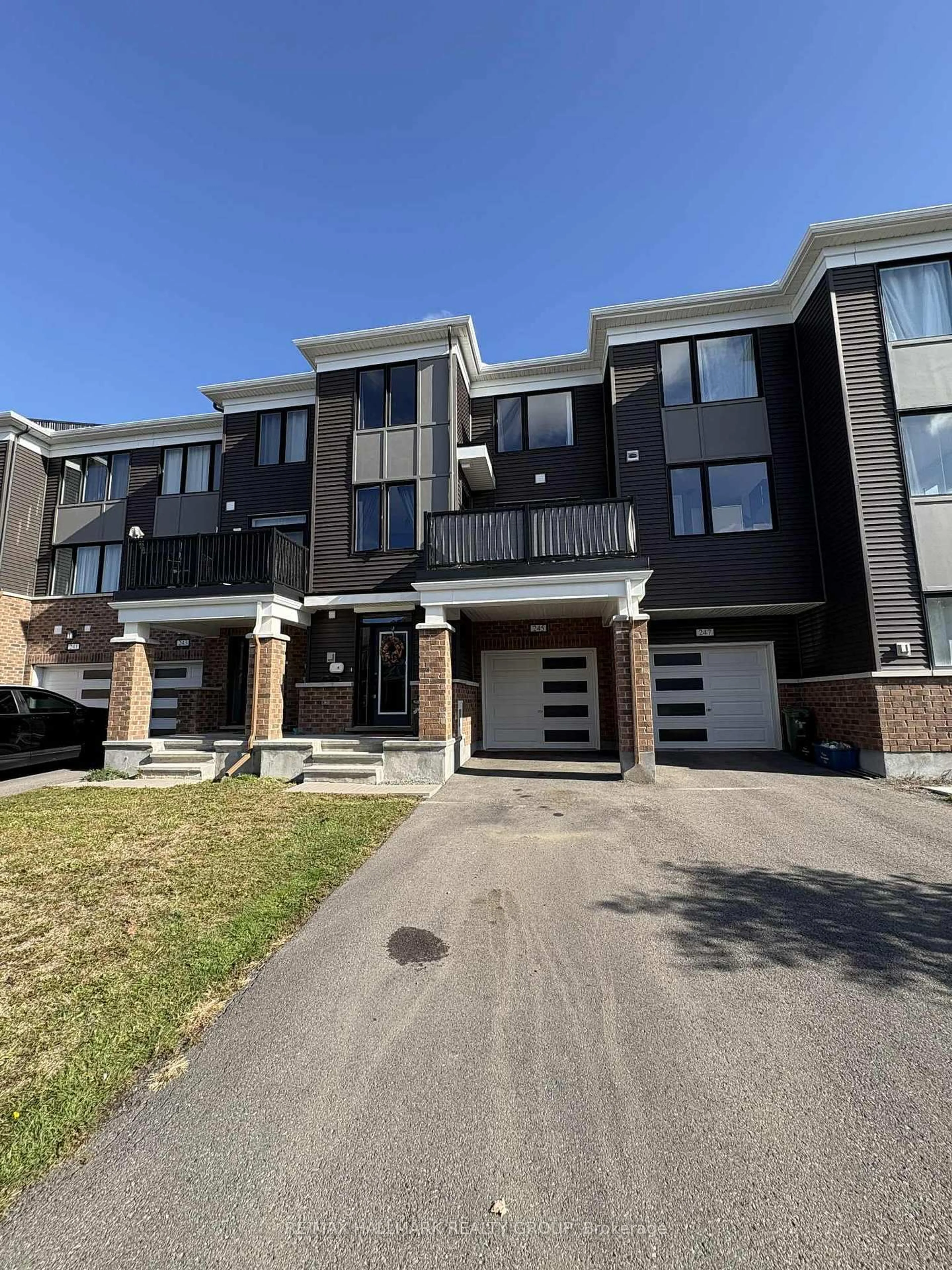 A pic from outside/outdoor area/front of a property/back of a property/a pic from drone, street for 245 Atima Circ, Ottawa Ontario K2J 6T5