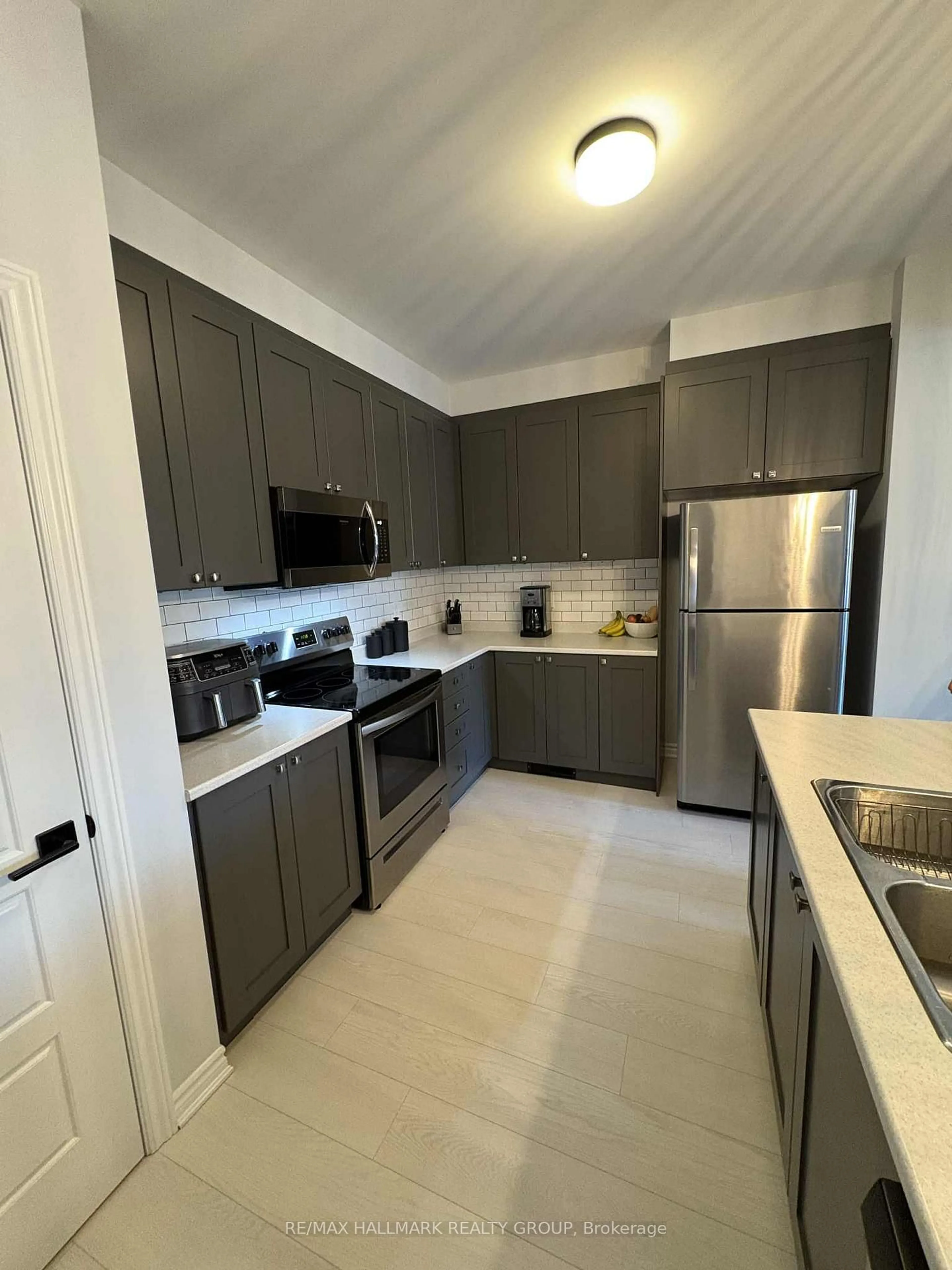 Standard kitchen, unknown for 245 Atima Circ, Ottawa Ontario K2J 6T5