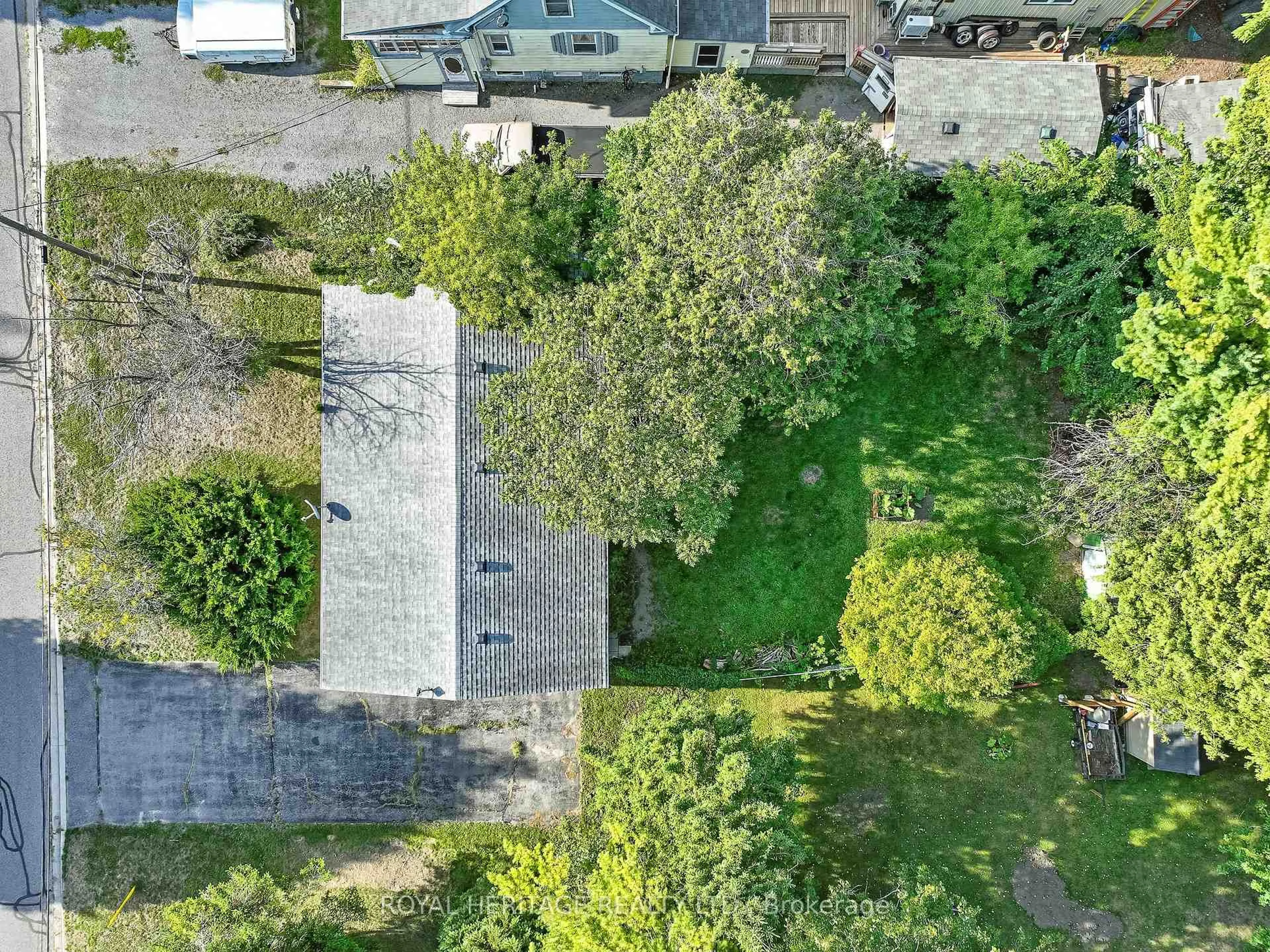 A pic from outside/outdoor area/front of a property/back of a property/a pic from drone, street for 45 Maplewood Ave, Brighton Ontario K0K 1H0
