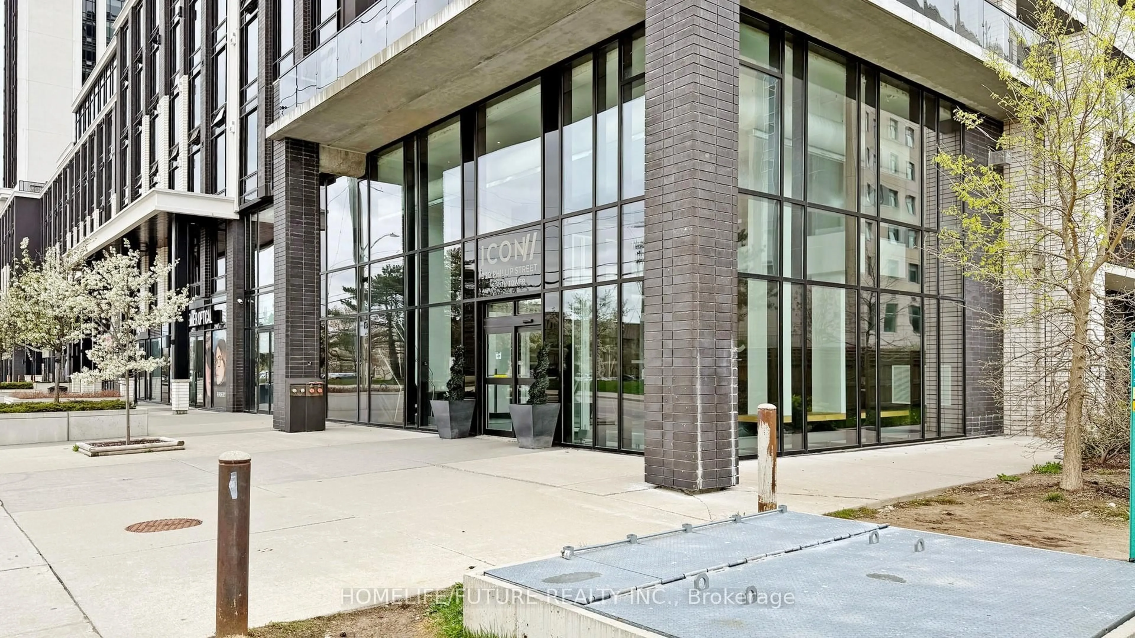 Indoor foyer for 330 Phillip St #S2205, Waterloo Ontario N2L 3W9